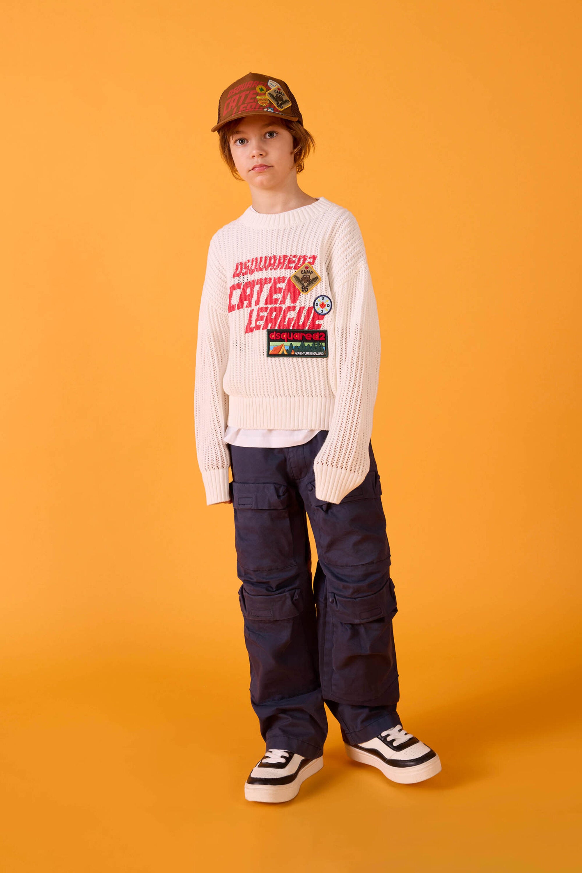 カーゴパンツ　アプリケポケット付き
