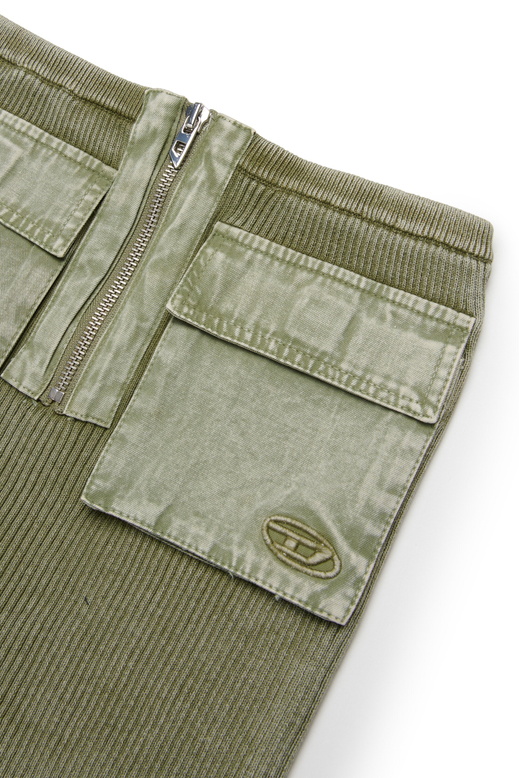 ロゴ入りミニスカート