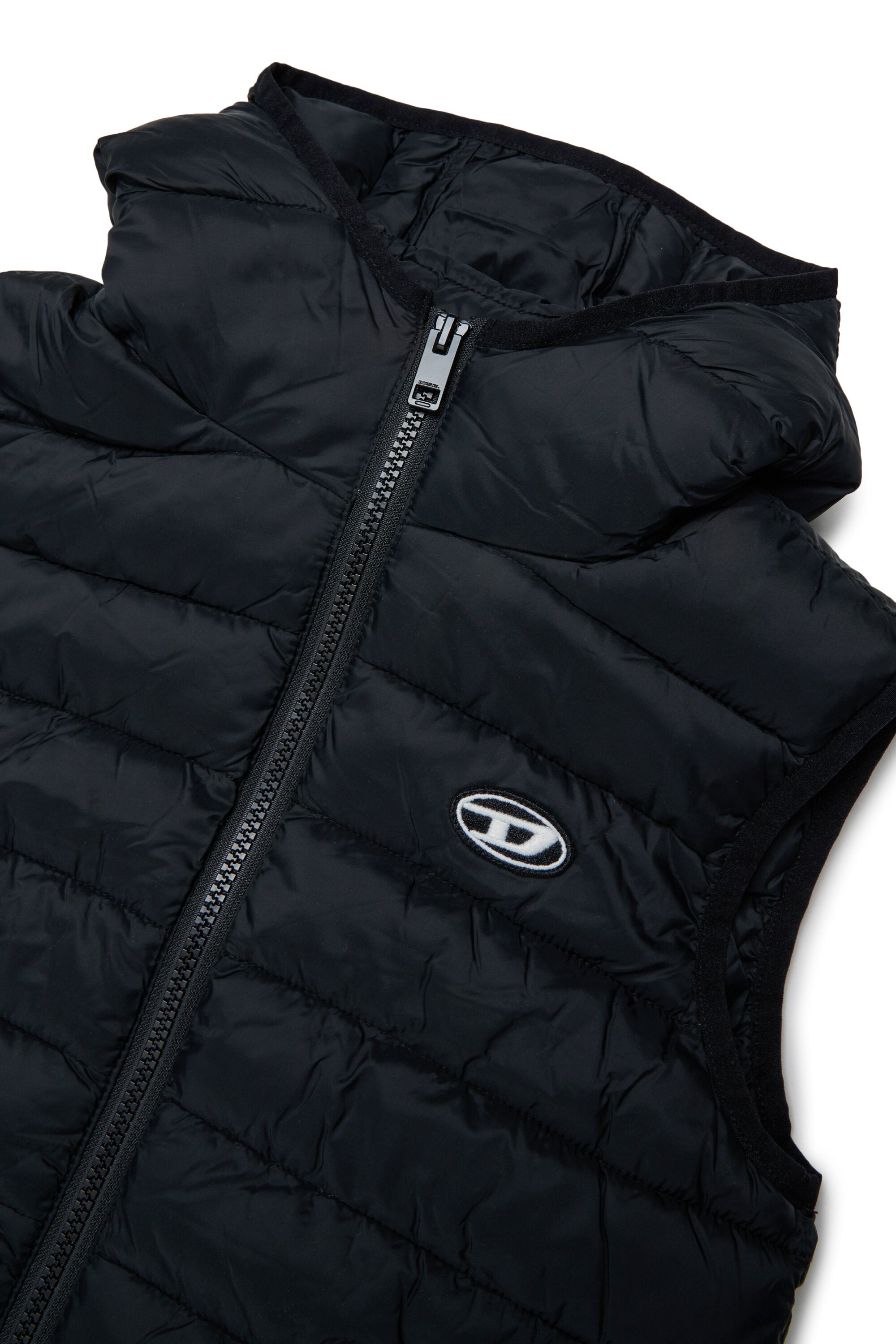 ロゴプリント入り中綿ジャケット