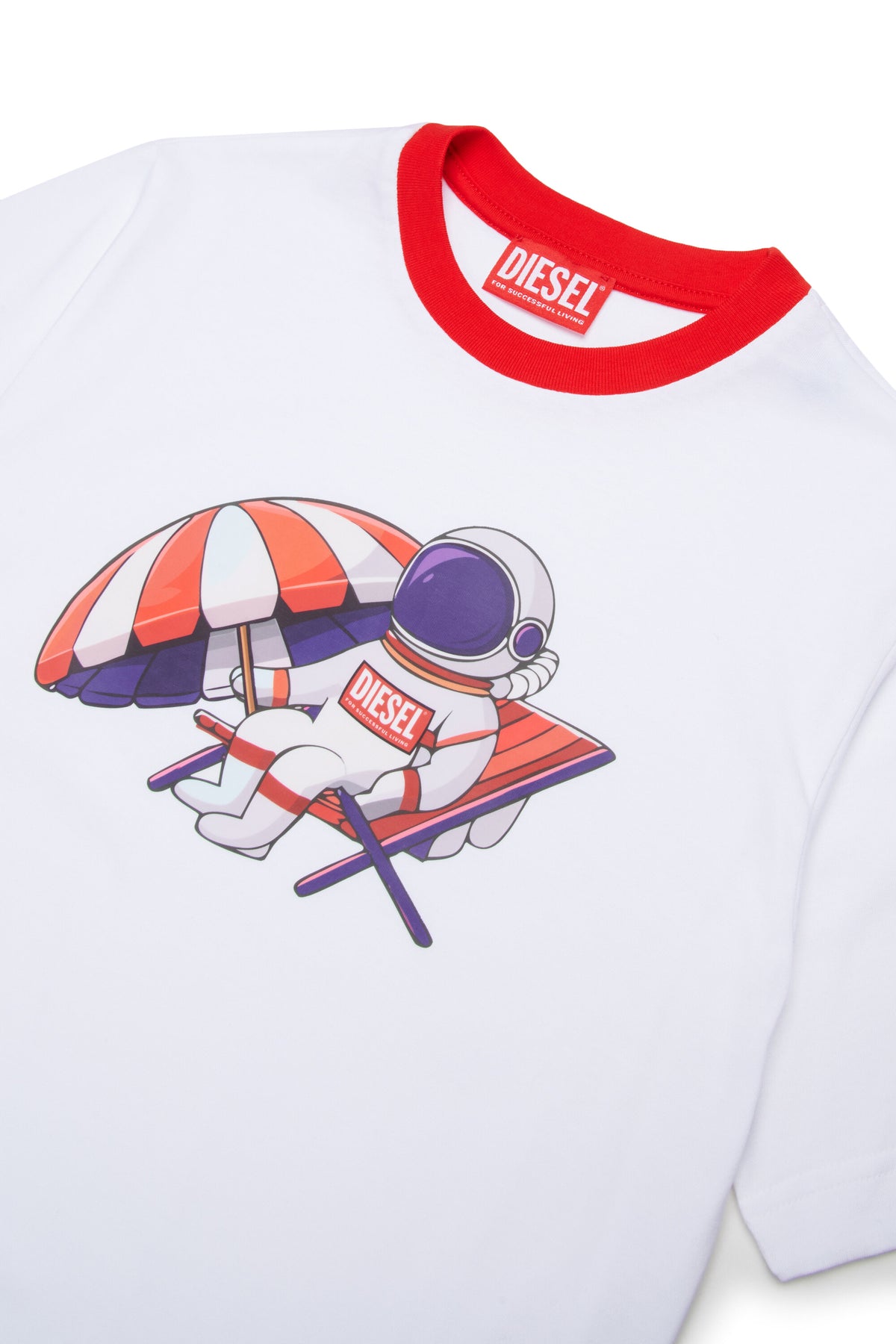 ロゴ入りTシャツ