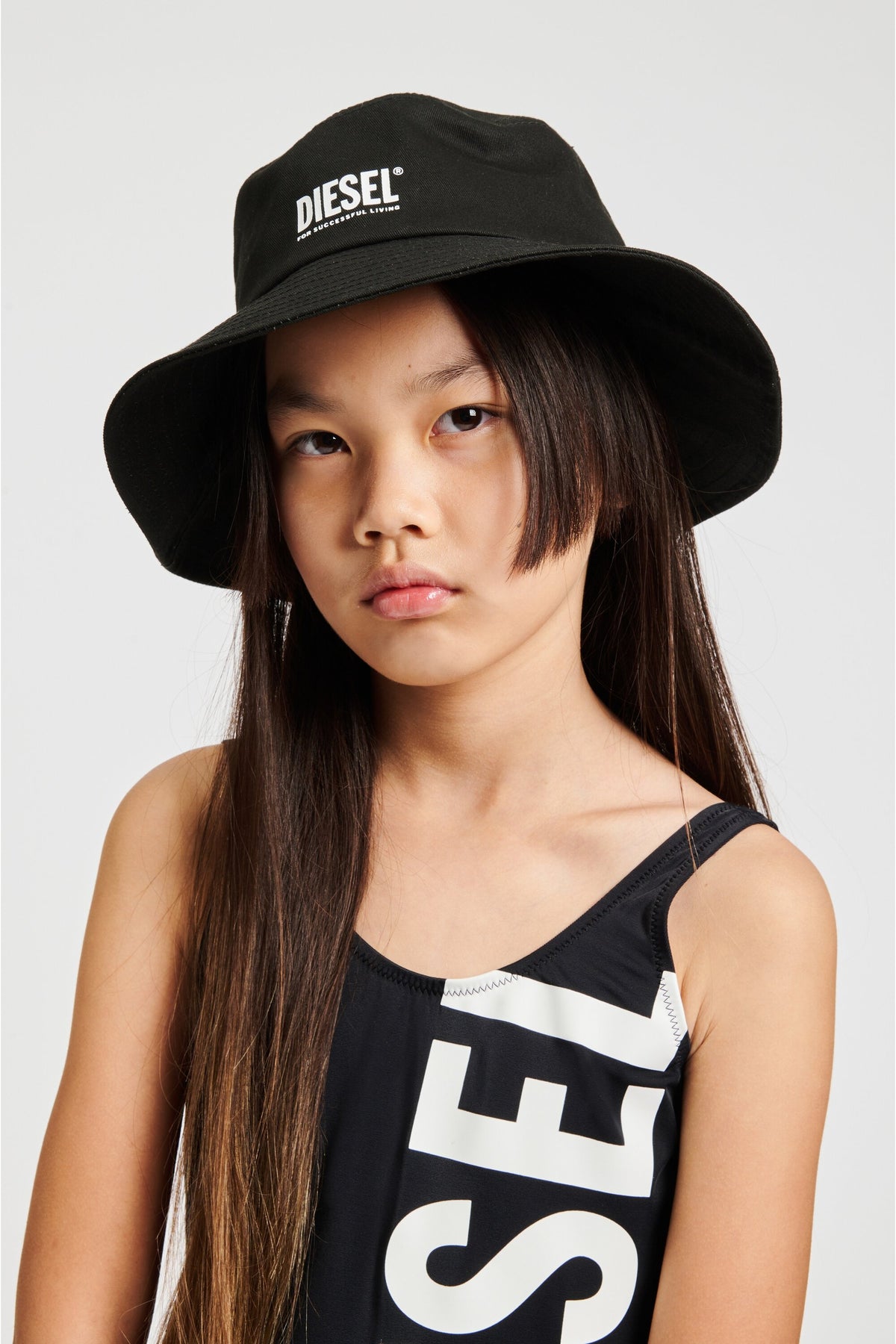 Bucket hat with logo