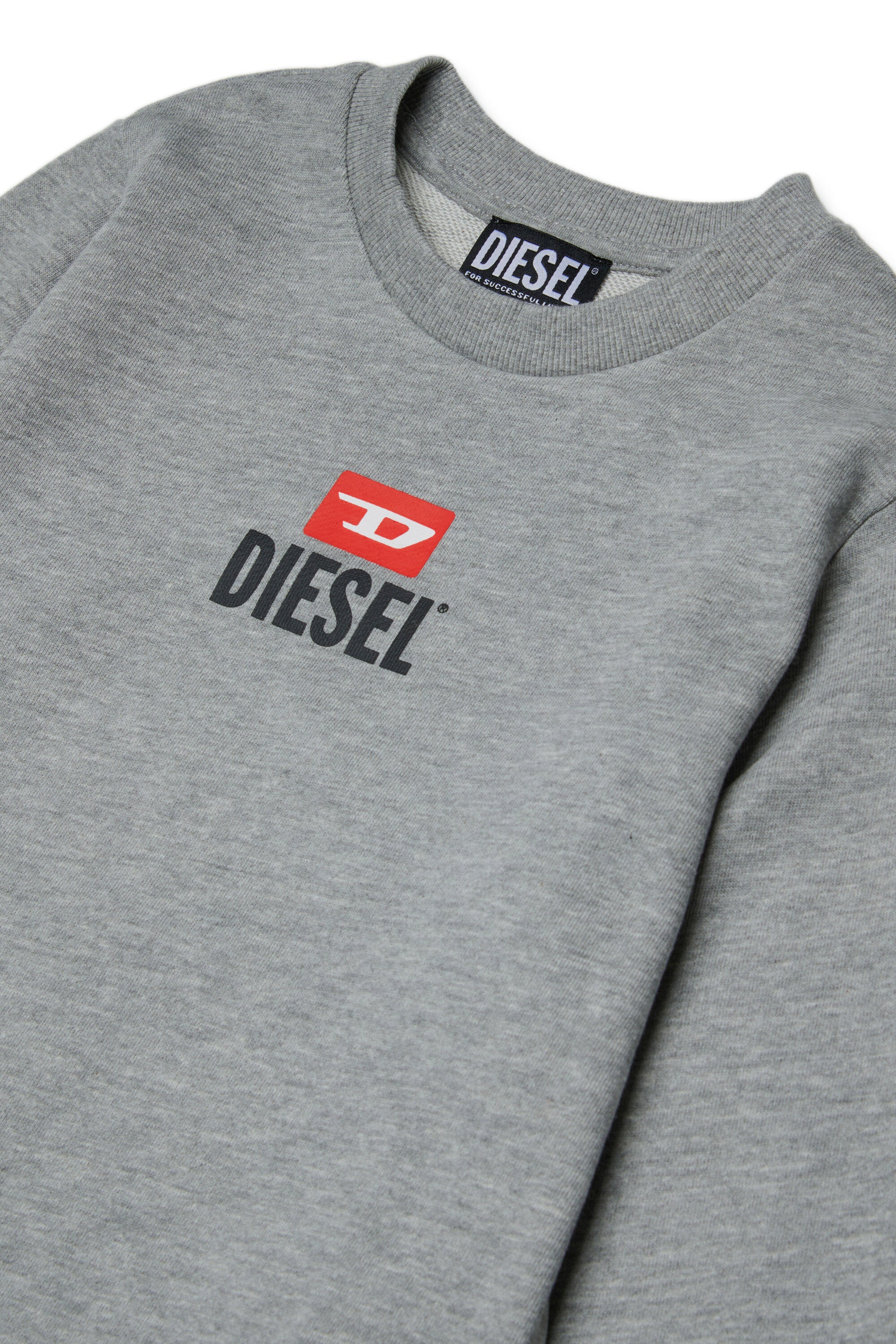 ロゴ入りトラックスーツ