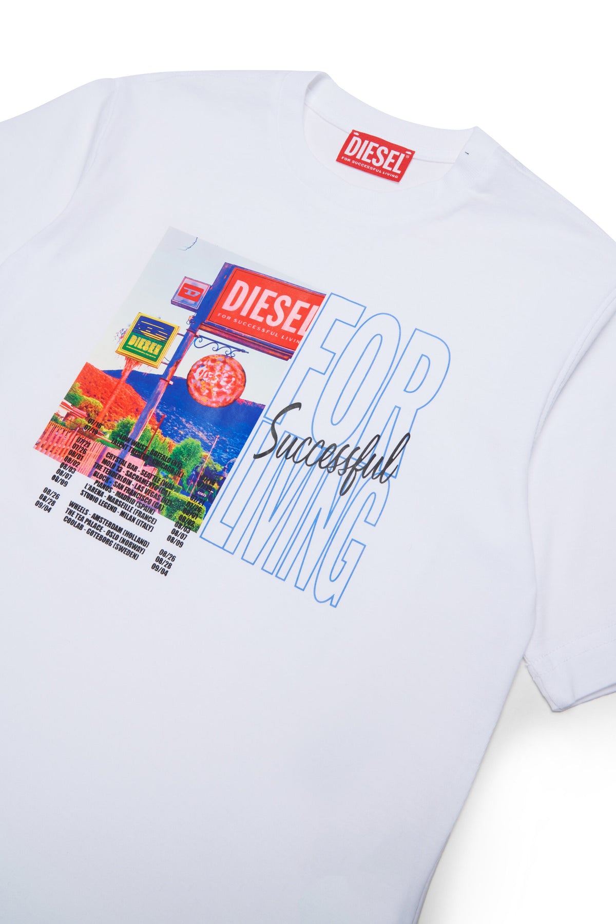 ロゴ入りTシャツ