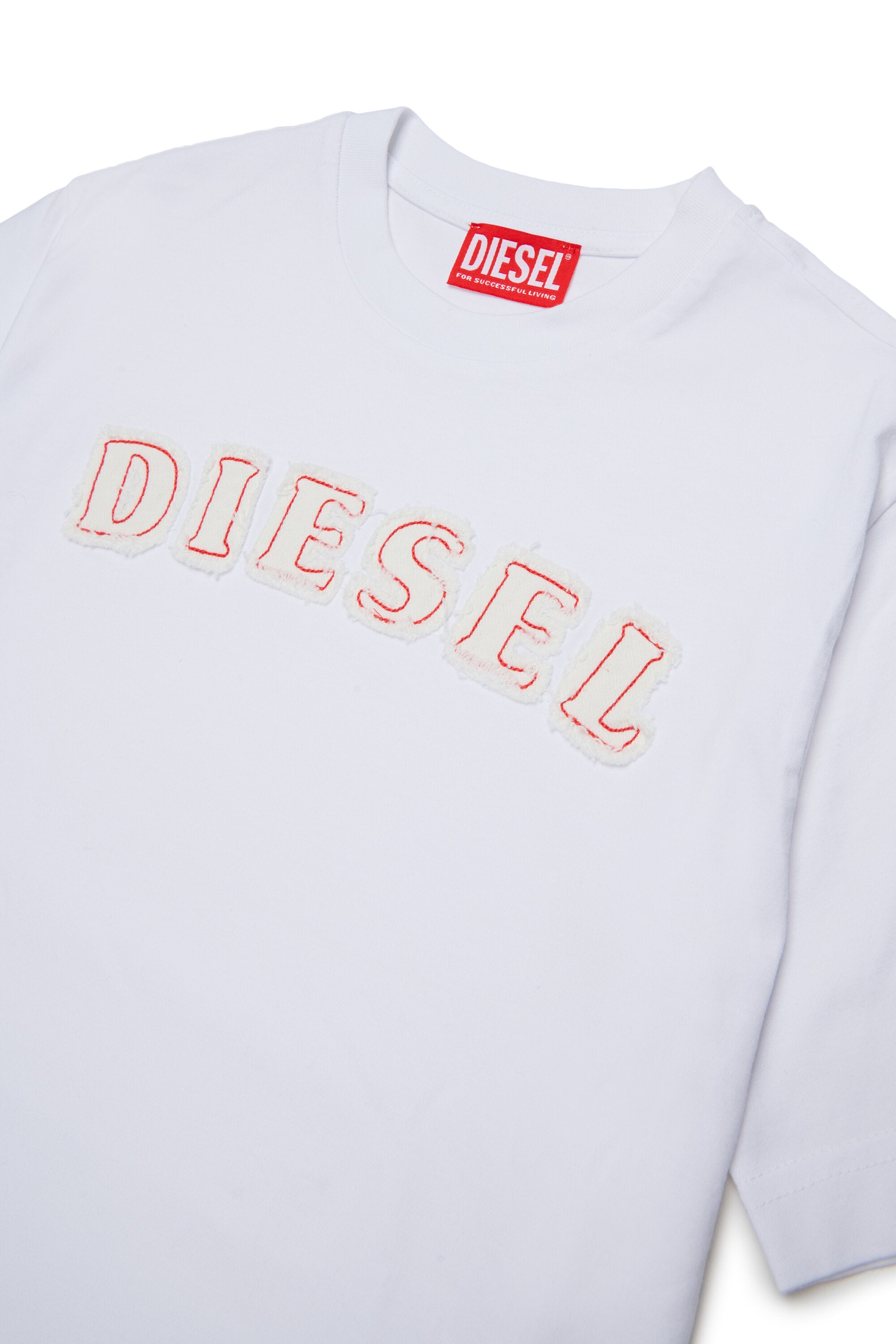 ロゴ入りTシャツ