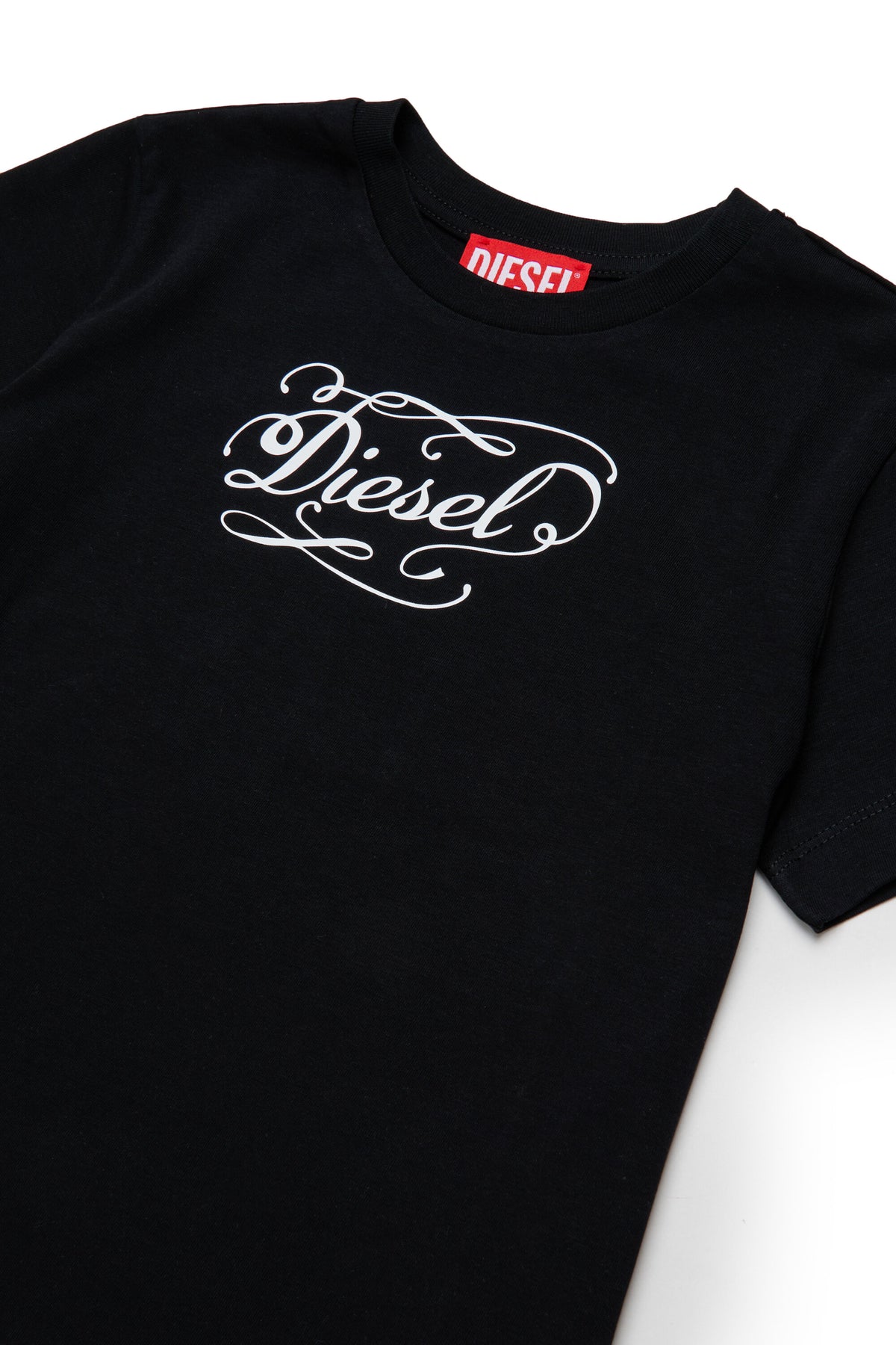 ロゴ付きTシャツ