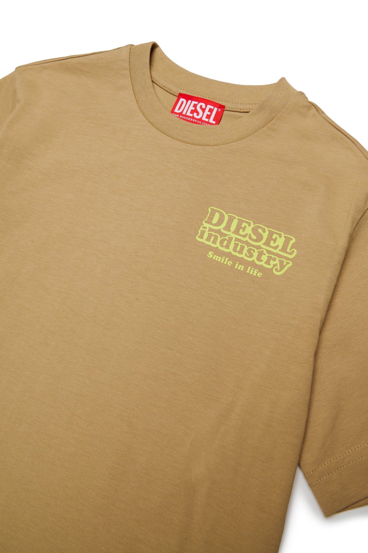 ロゴ入りTシャツ