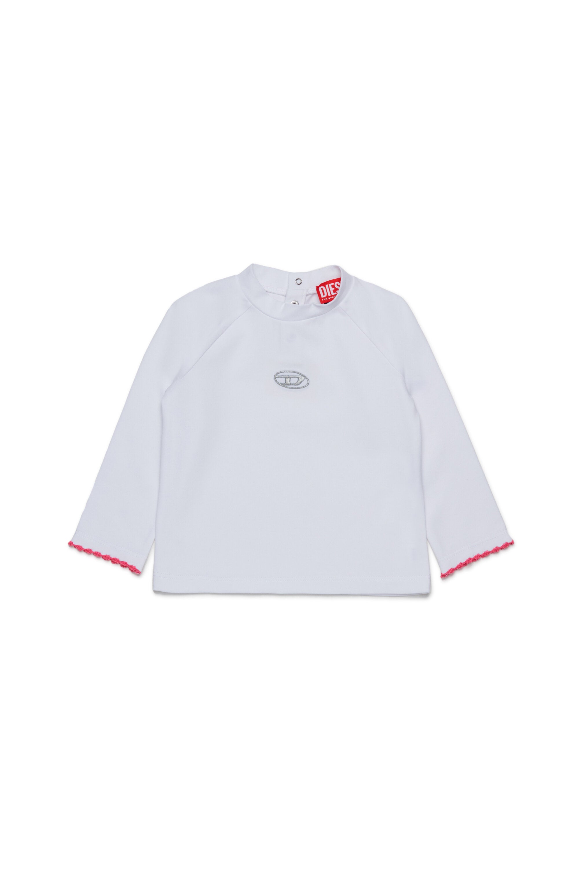 オーバルDのブランドロゴ入りストレッチジャージー素材タートルネック