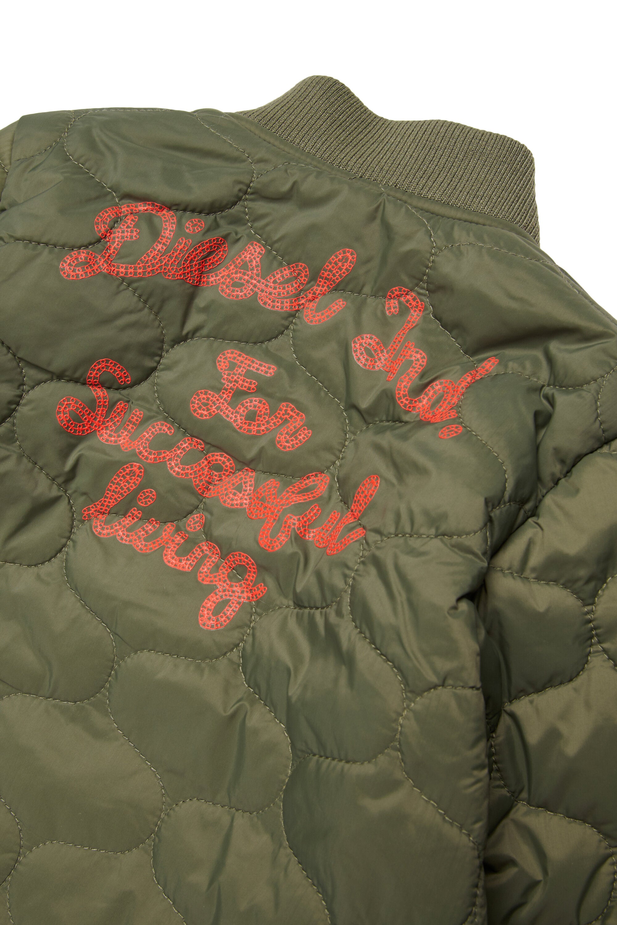 軽量中綿入りジャケット（ロゴプリント入り）