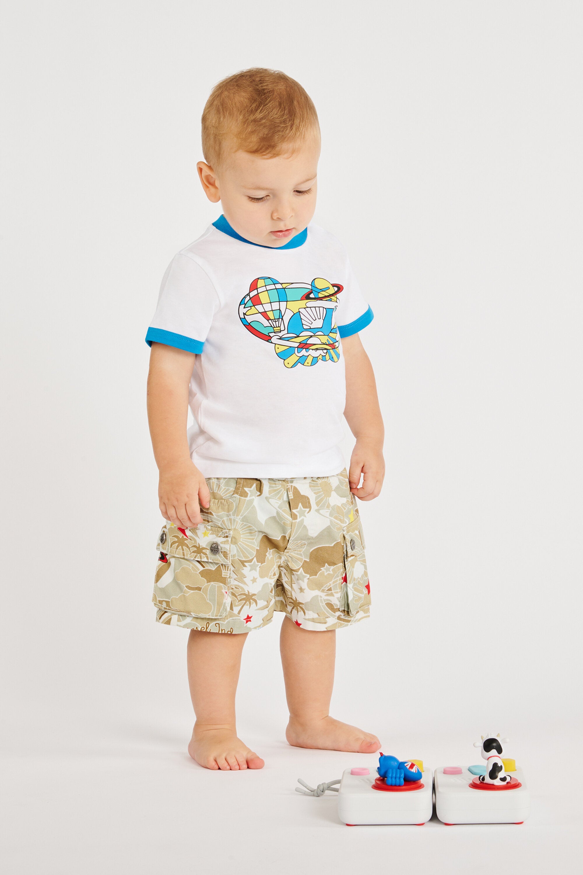 ロゴ入りカーゴショーツ