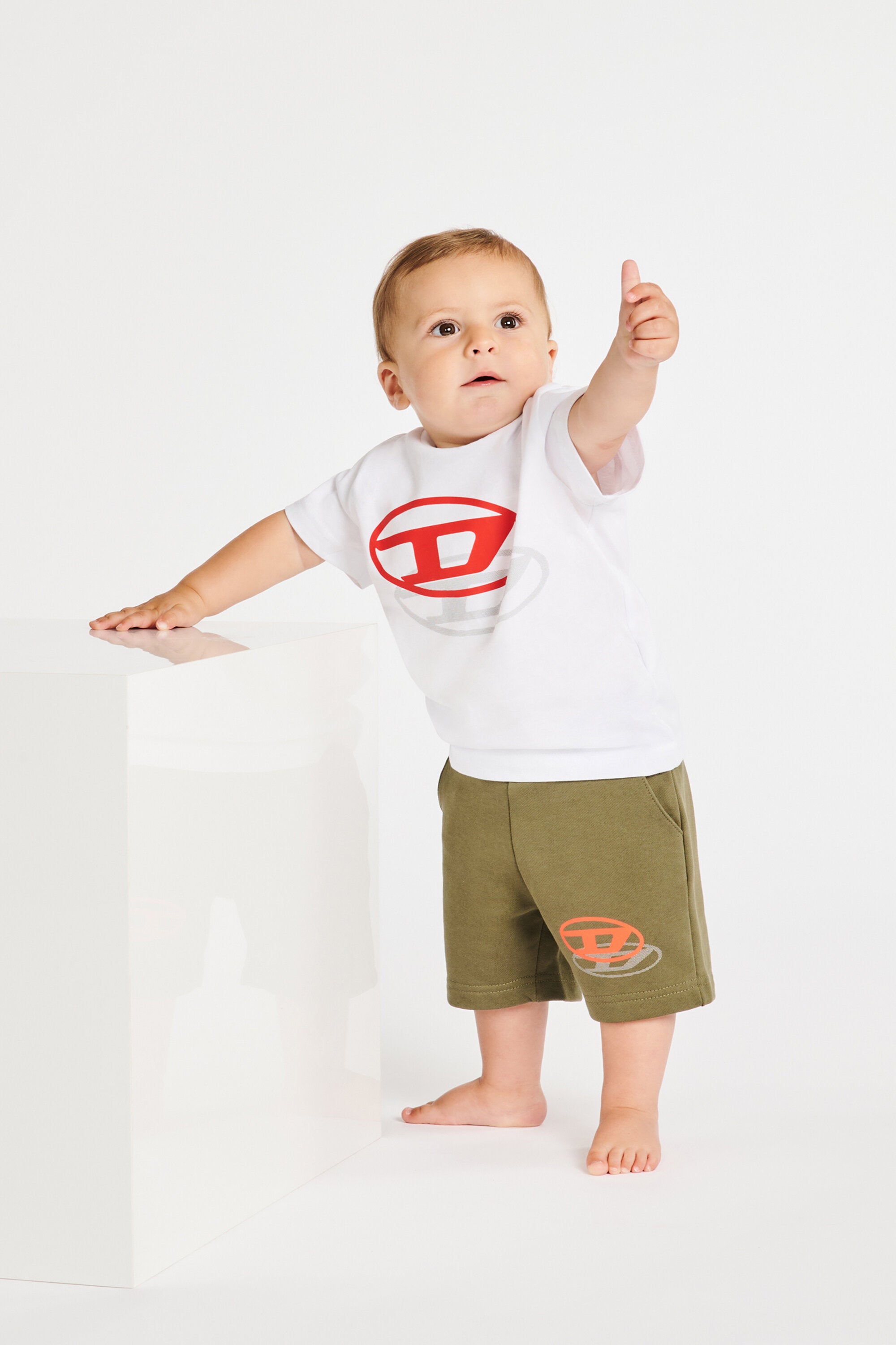 ロゴ入りスウェットショーツ