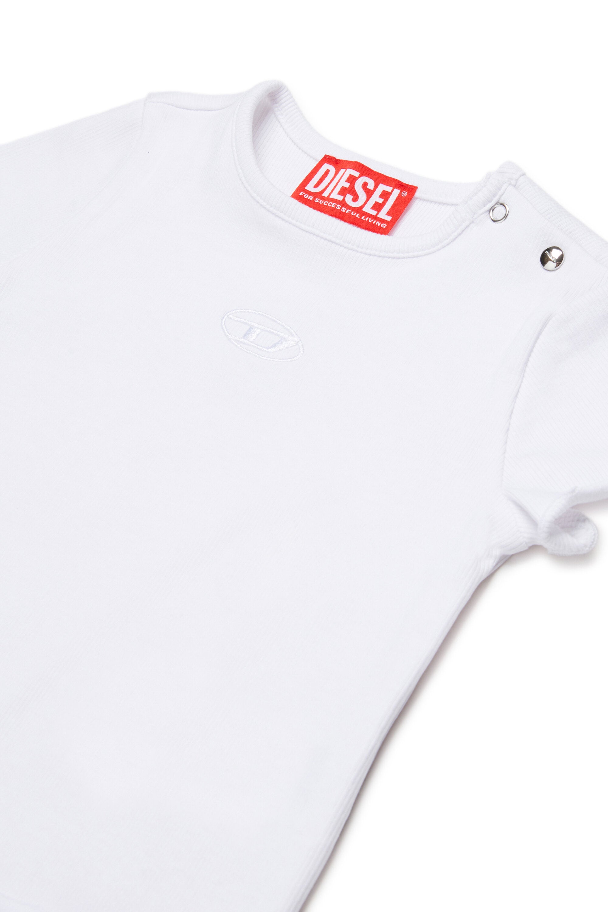 ロゴ入りTシャツ