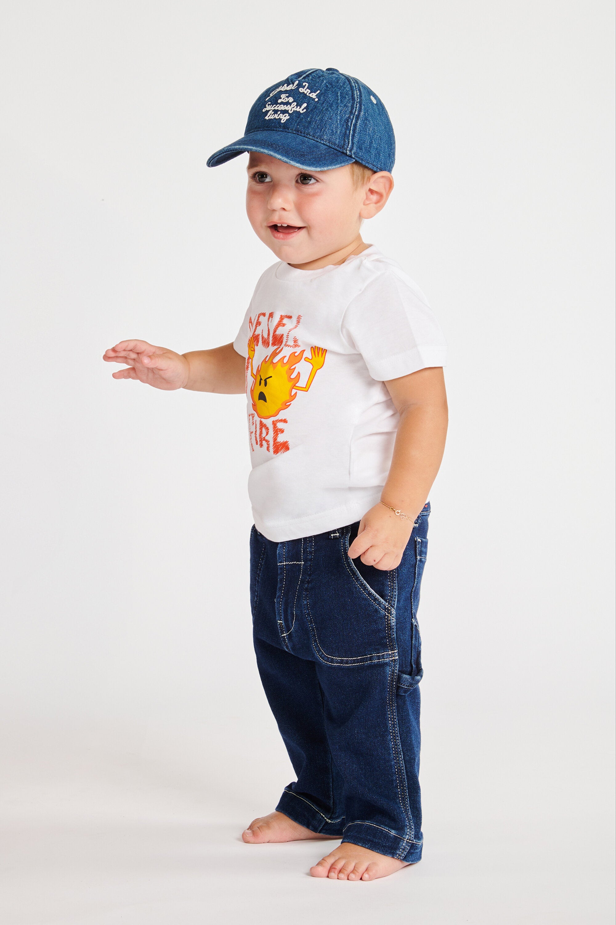 ロゴ入りベースボールキャップ