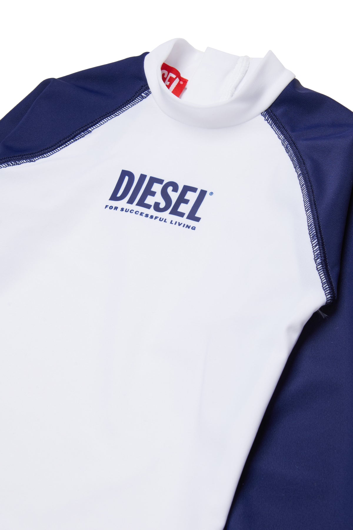 ロゴ入り長袖Tシャツ