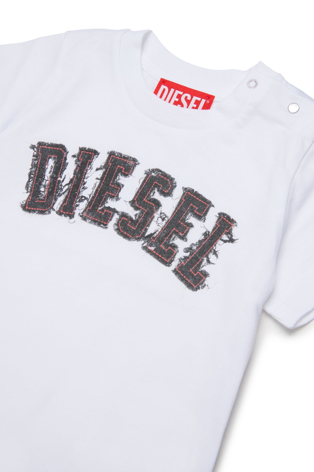 ロゴ入りTシャツ