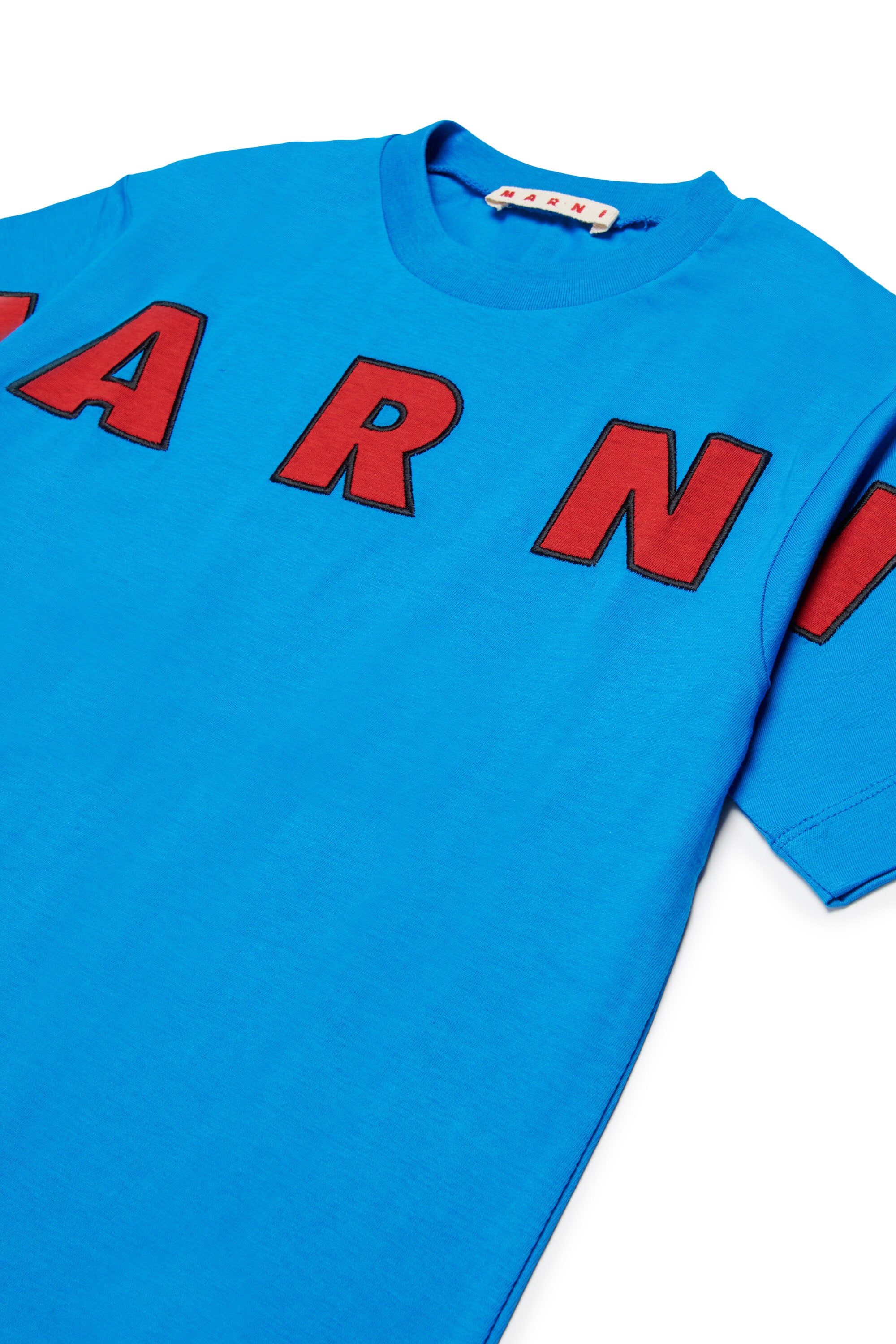 ロゴ刺繍入りTシャツ