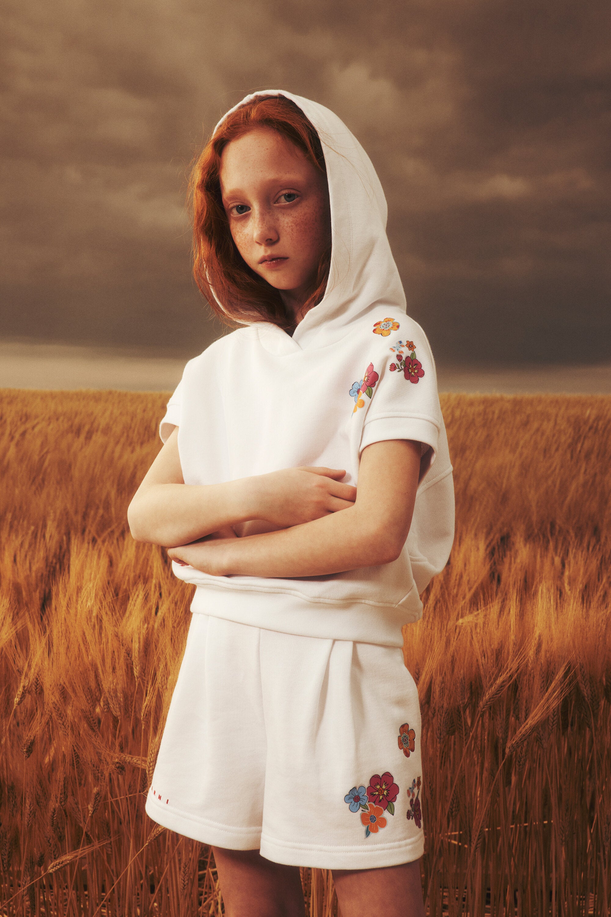 花柄の卵型スウェットシャツ