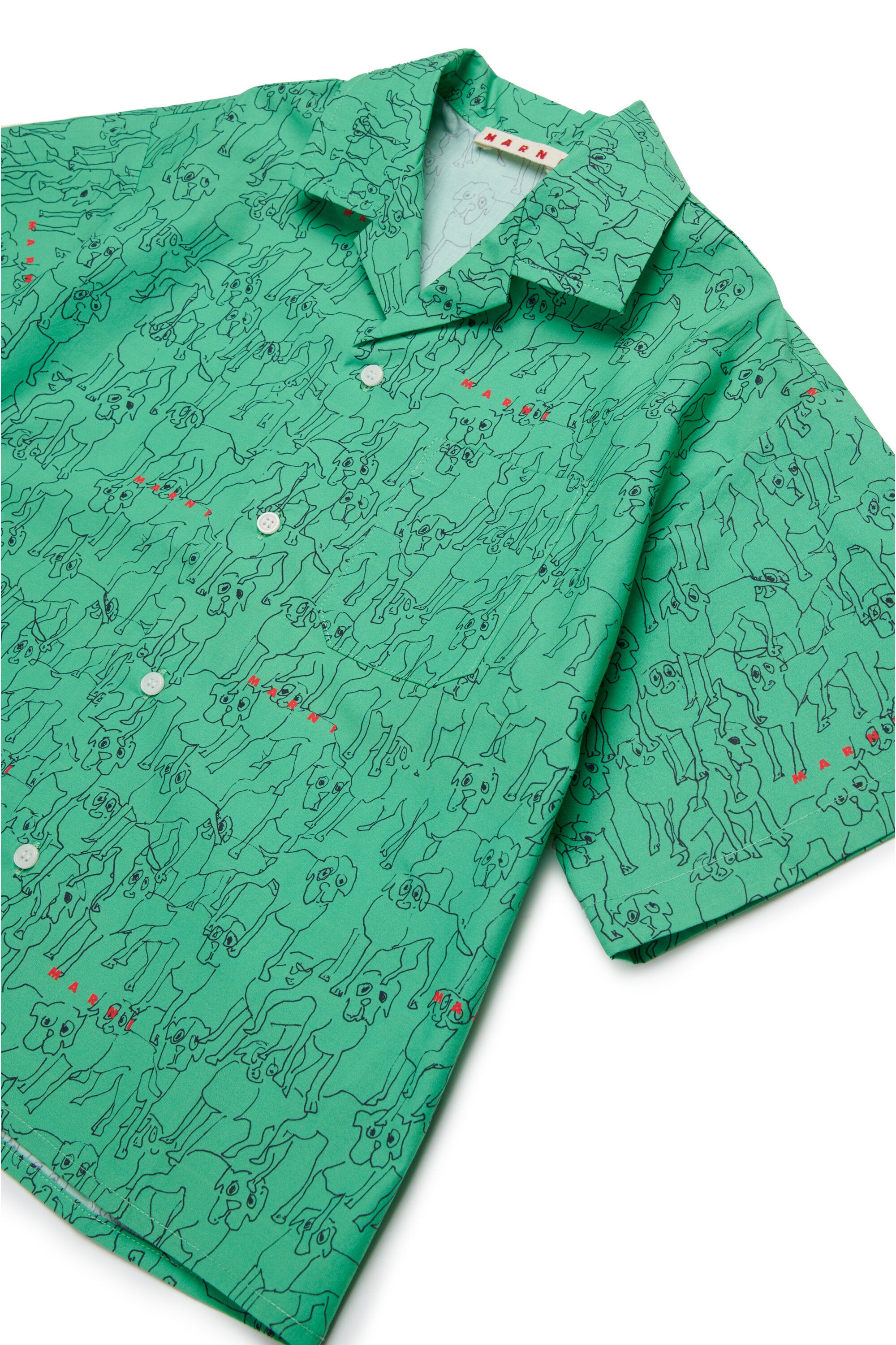 オールオーバーのポプリンJoyを使用したボウリングシャツ。