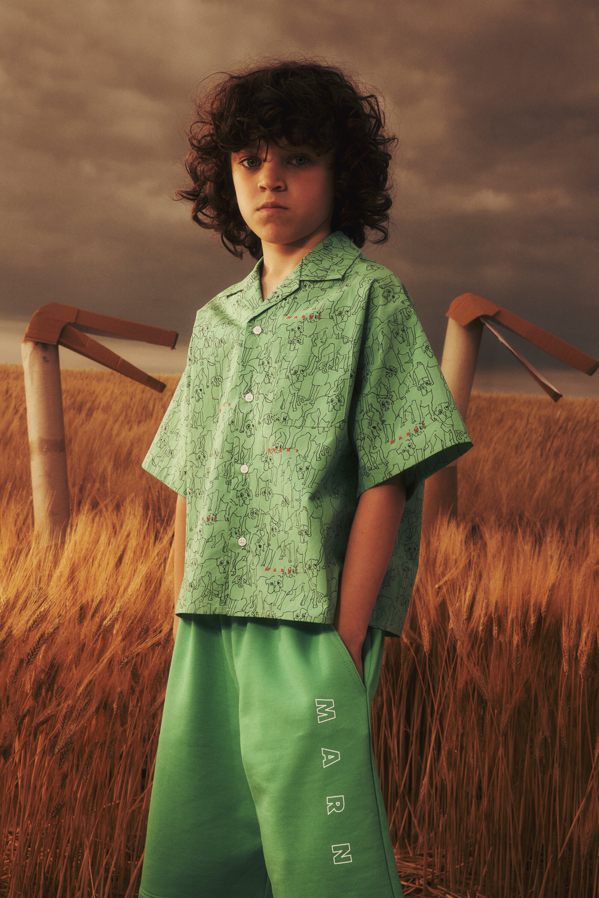 オールオーバーのポプリンJoyを使用したボウリングシャツ。