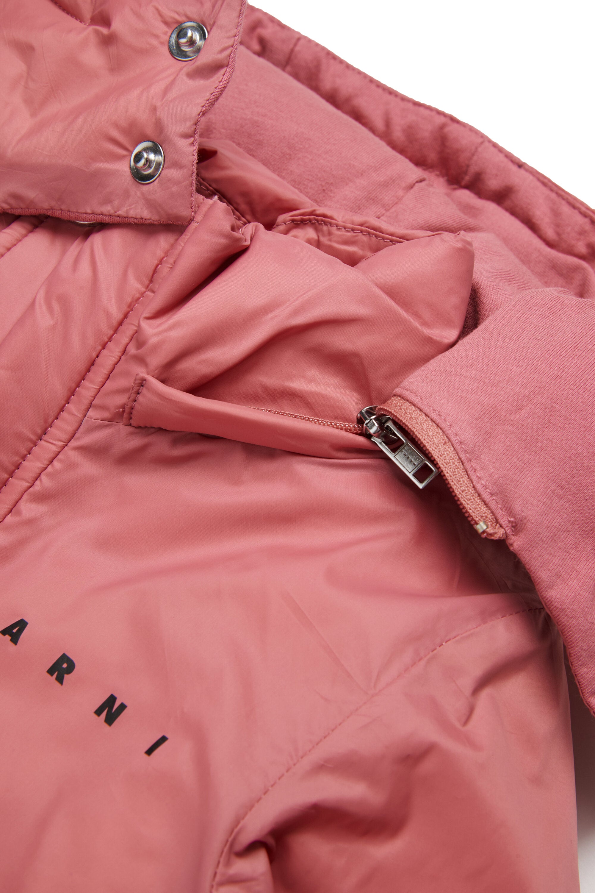 ロゴ入りフードジャケット