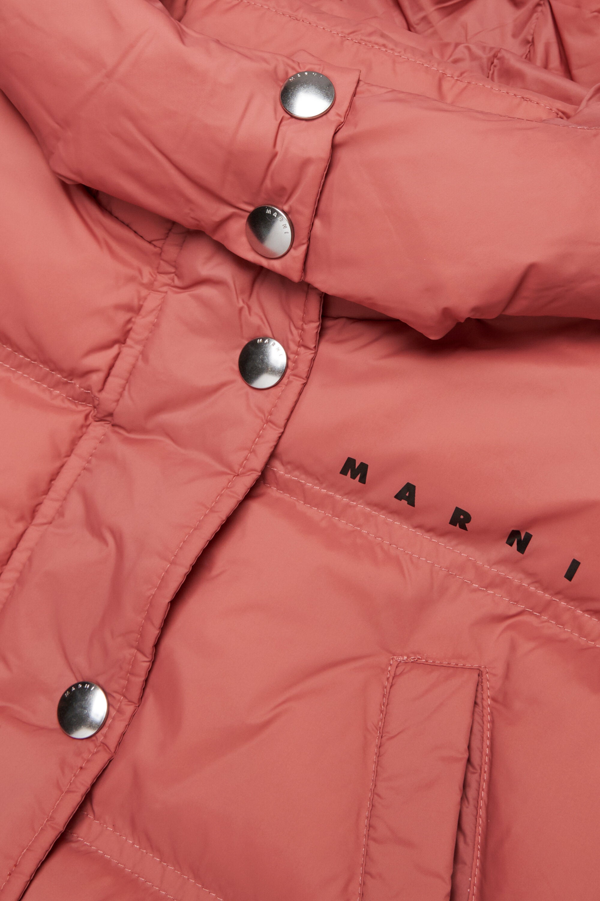 クロップド丈フード付き中わたジャケット