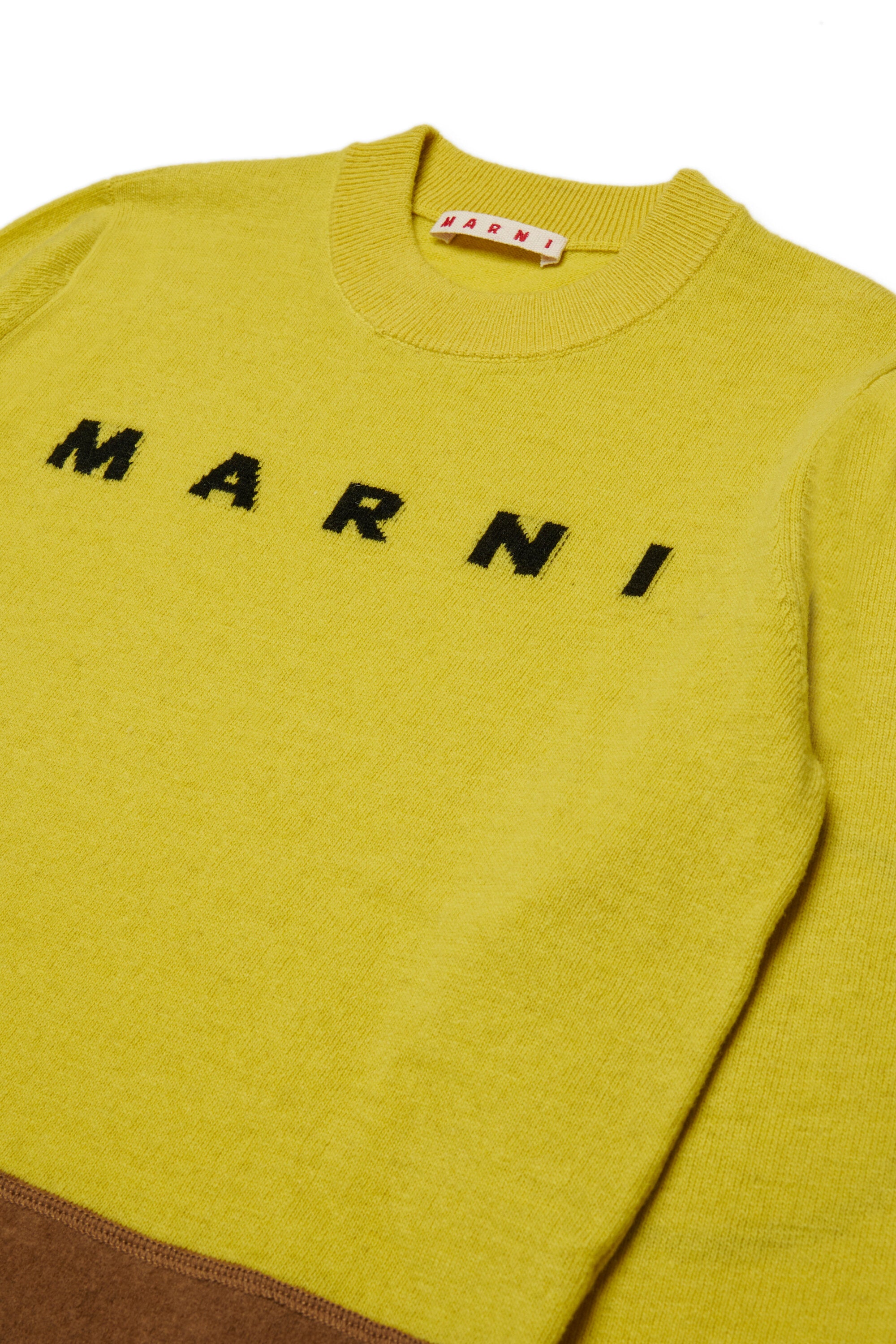 エルボーパッチが付いたウール混紡のプルオーバー