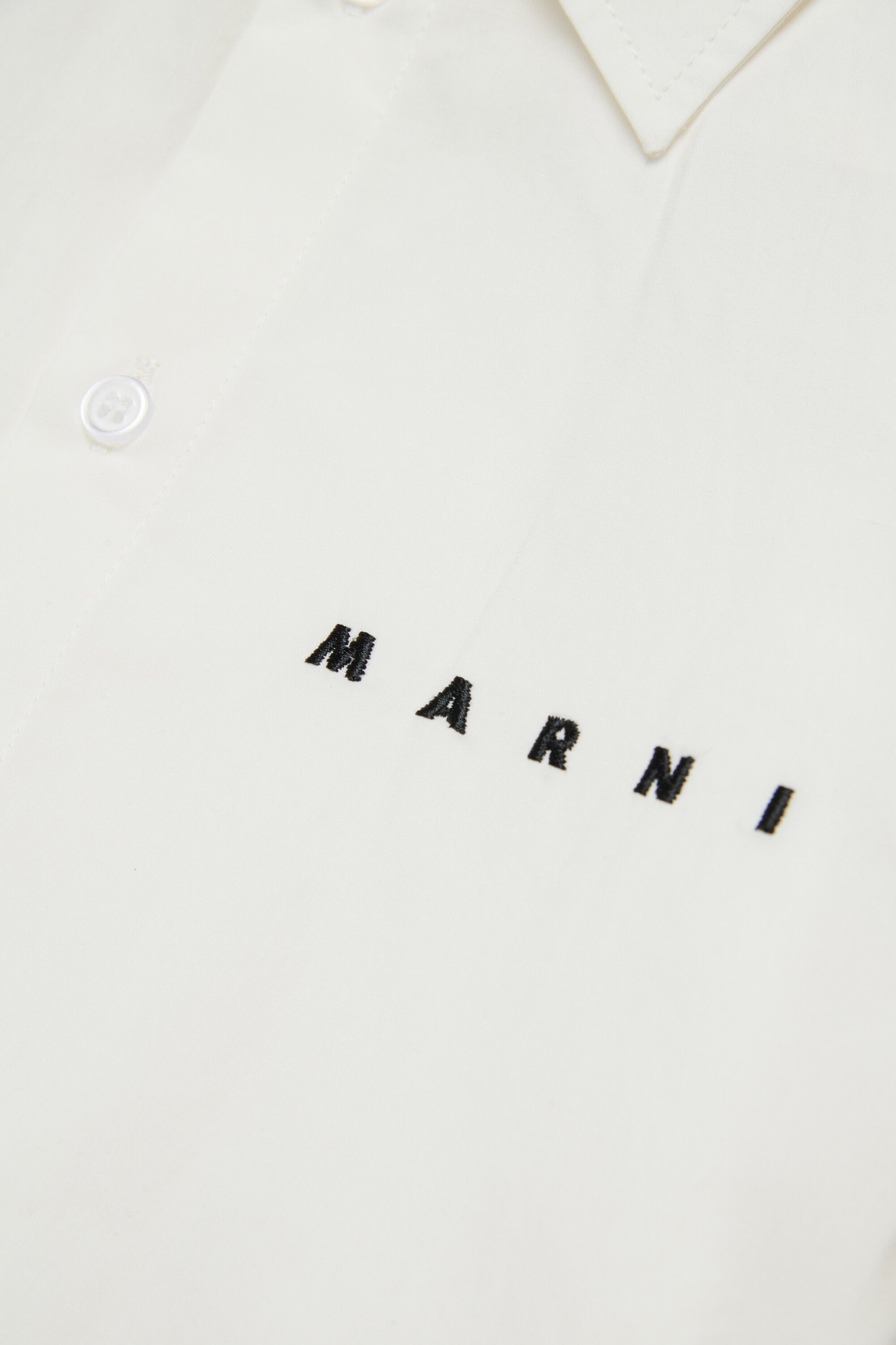刺繍ロゴ入りポプリン・シャツ