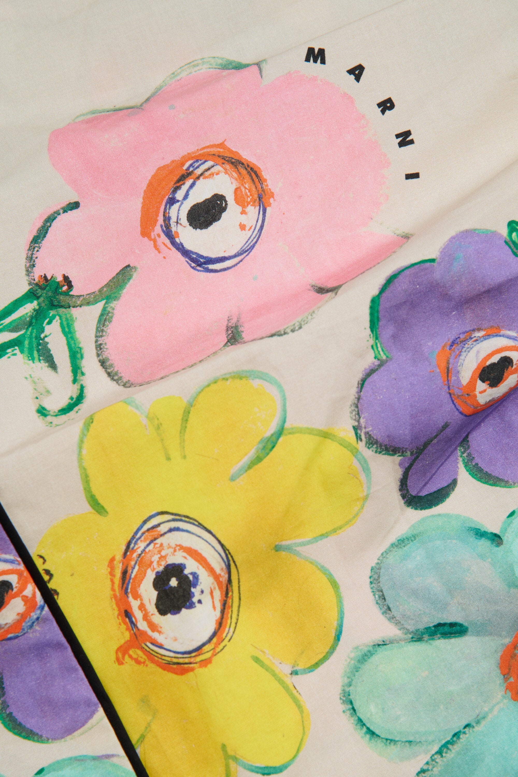 カラフルなフラワープリントドレス