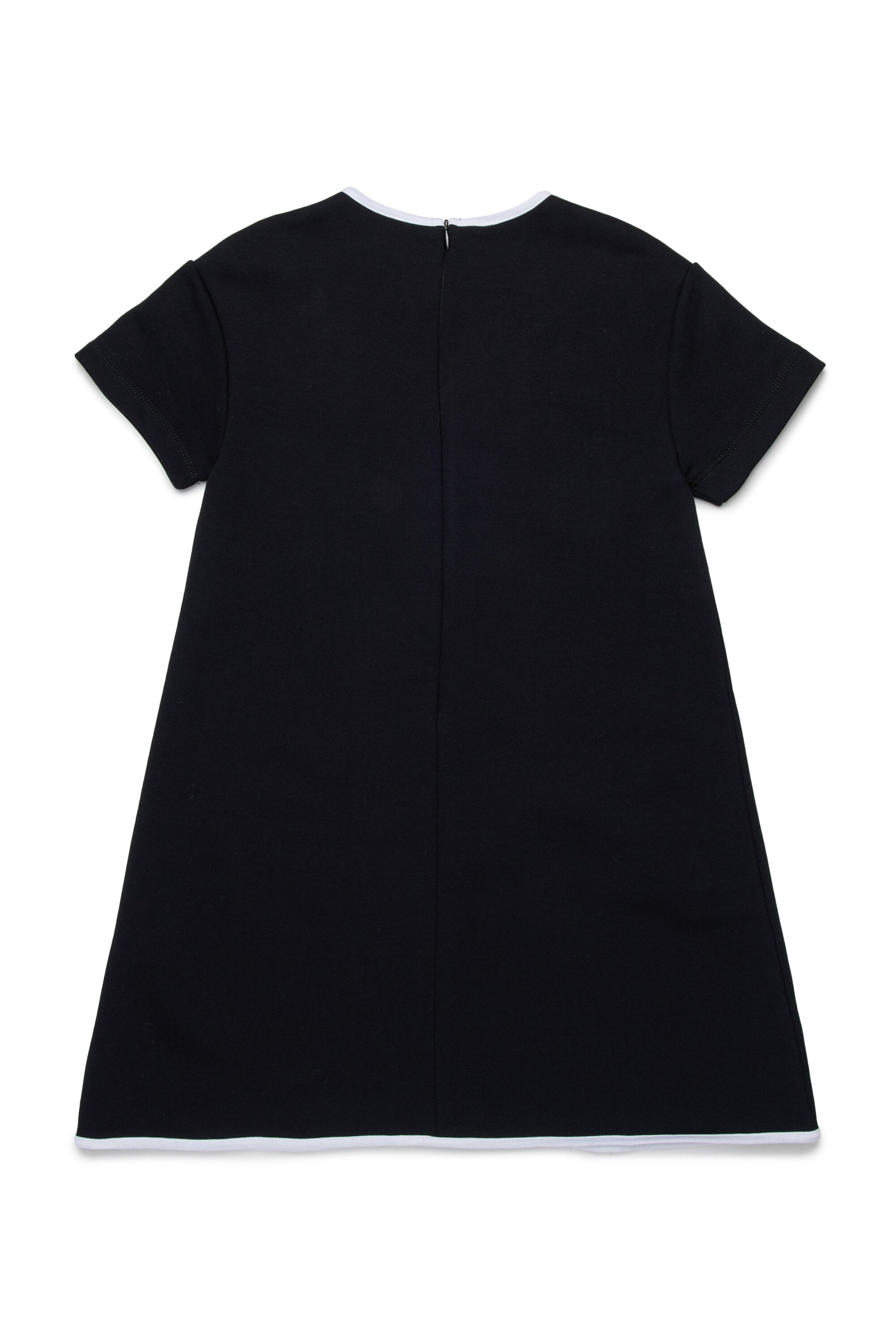 半袖のストレートラインドレス