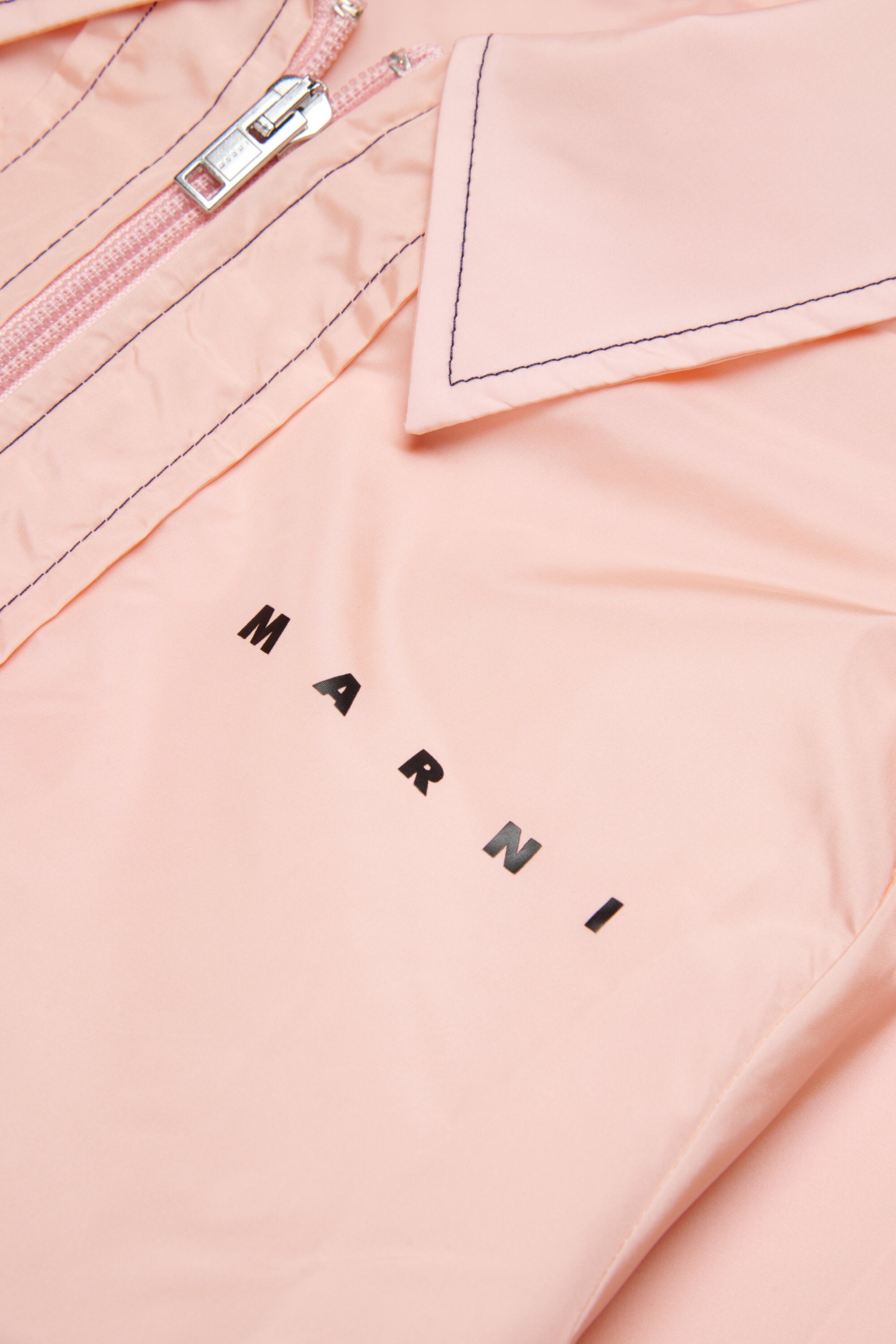 ロゴプリント入りロングジャケット