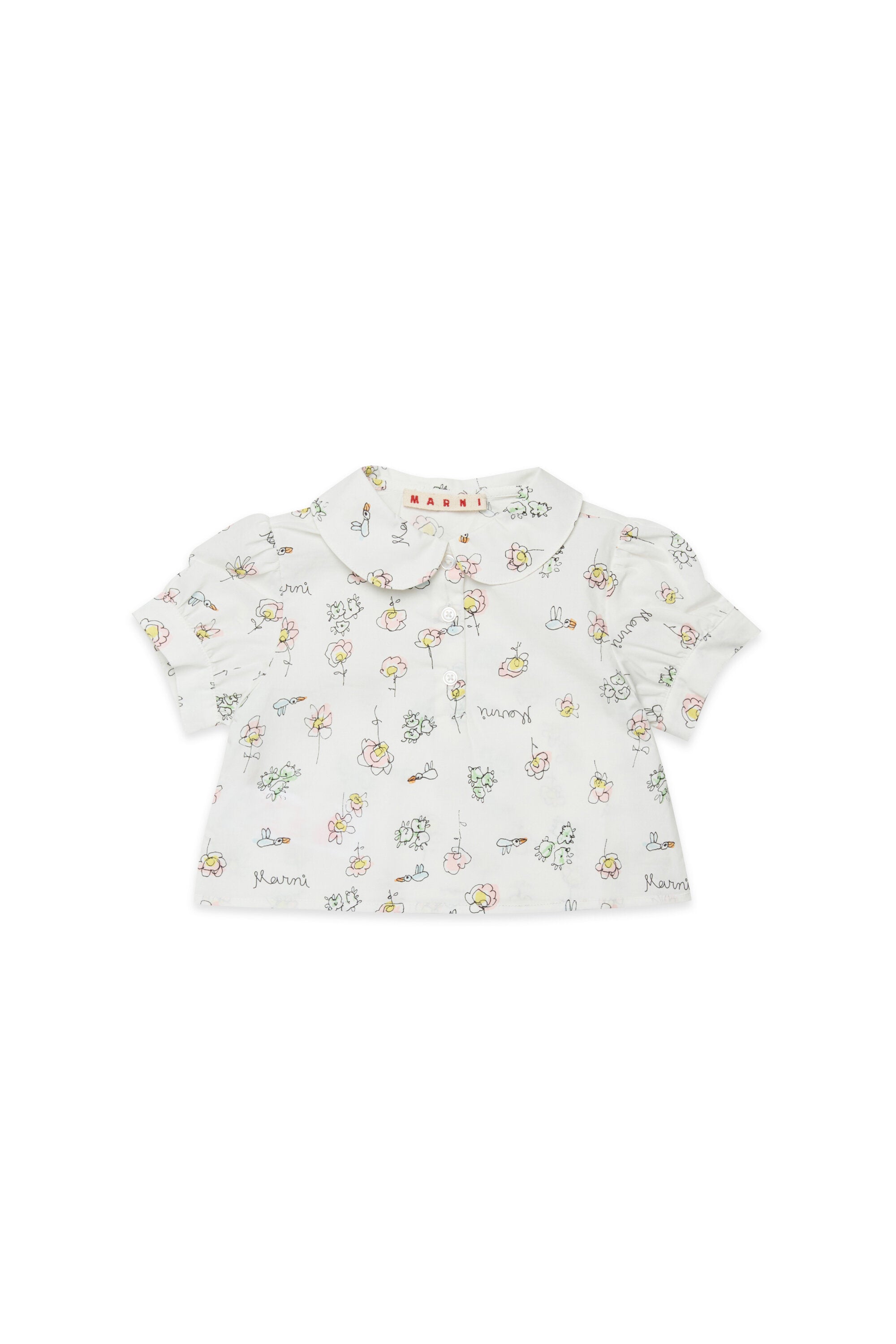 半袖の花柄シャツ