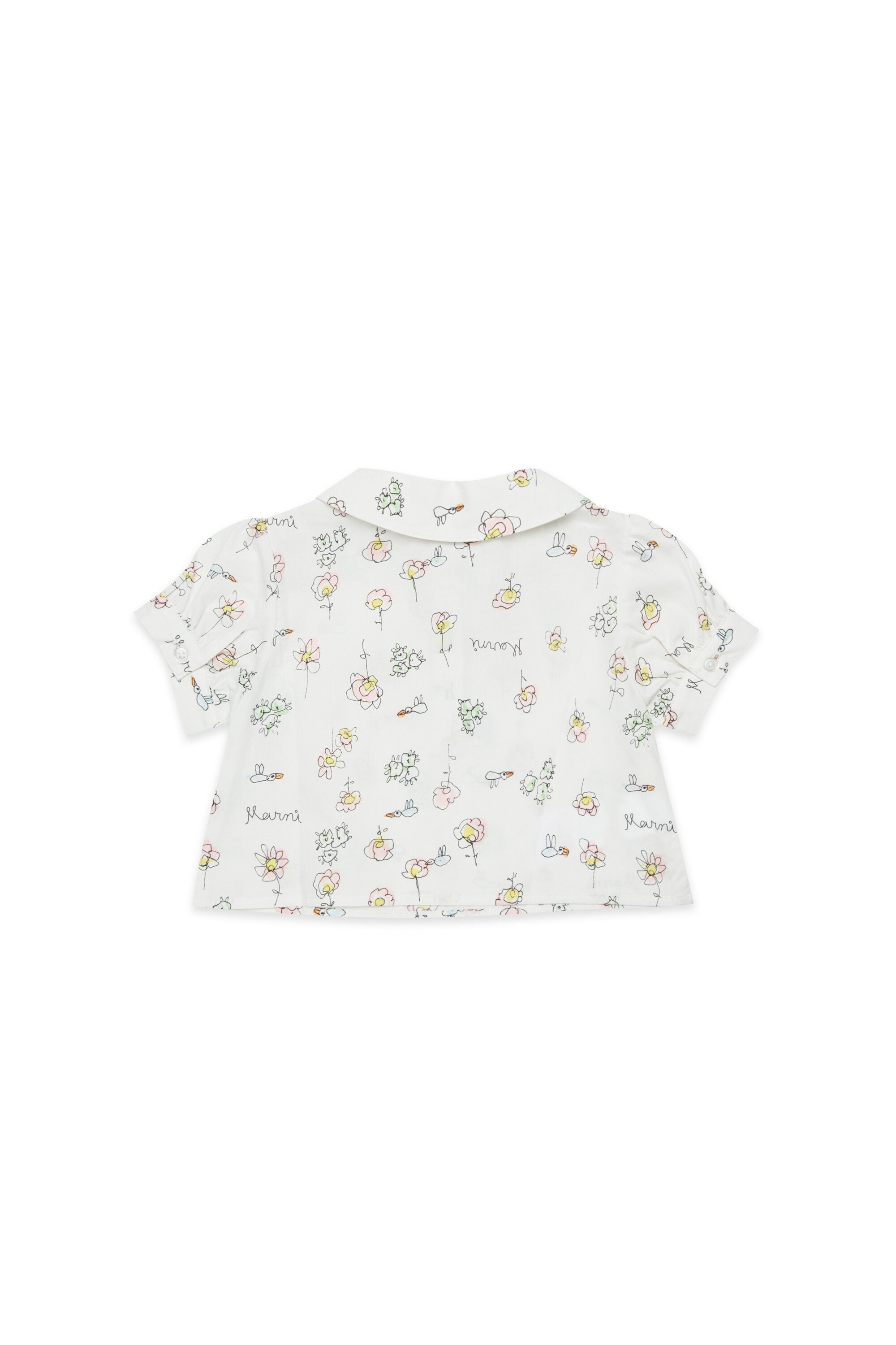 半袖の花柄シャツ