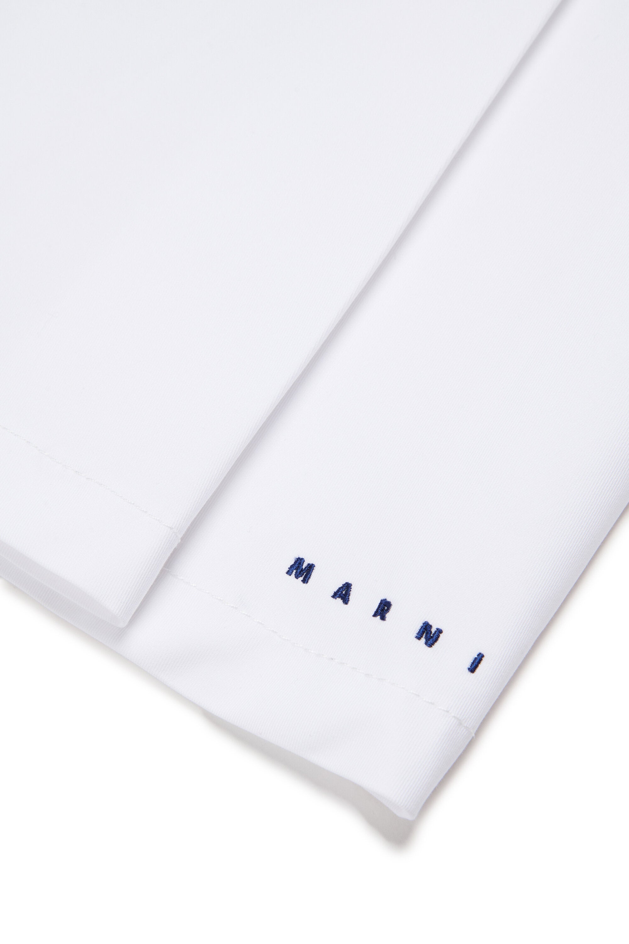 ロゴ入りプリーツスカート