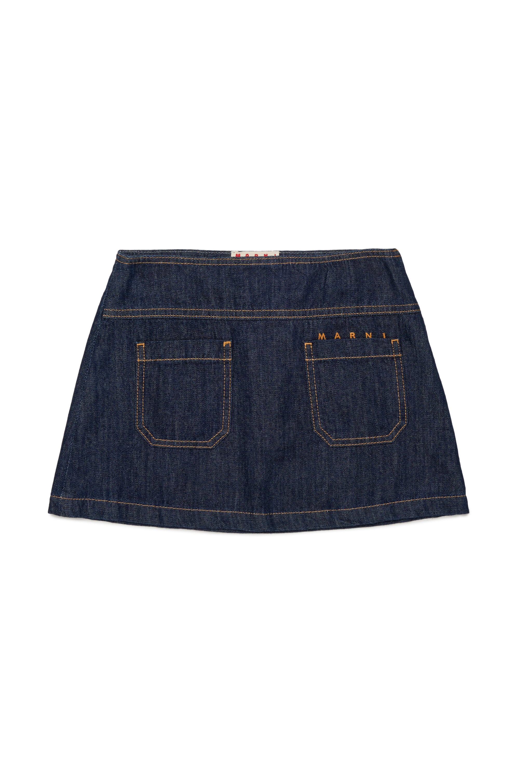 ロゴ入りスカート