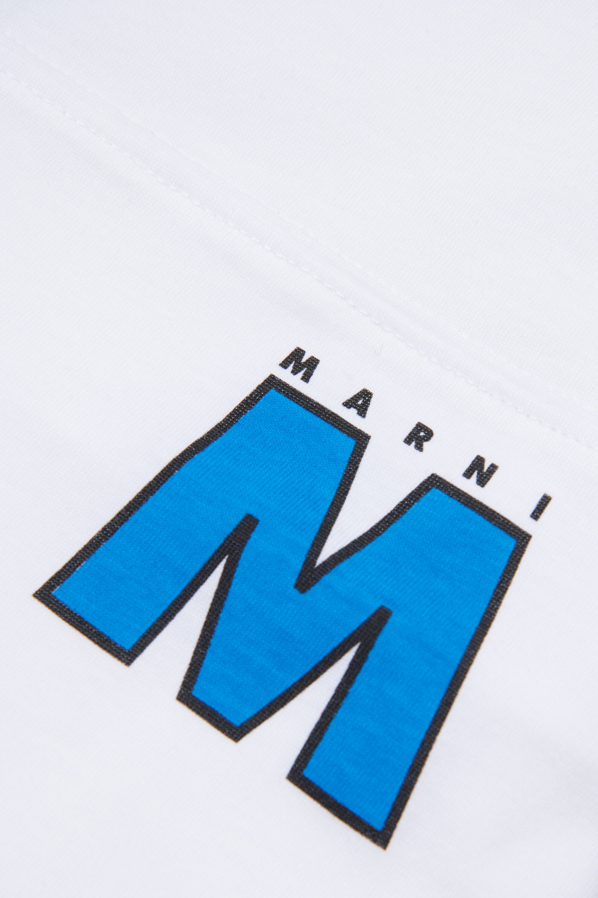 ロゴ入りVネックTシャツ