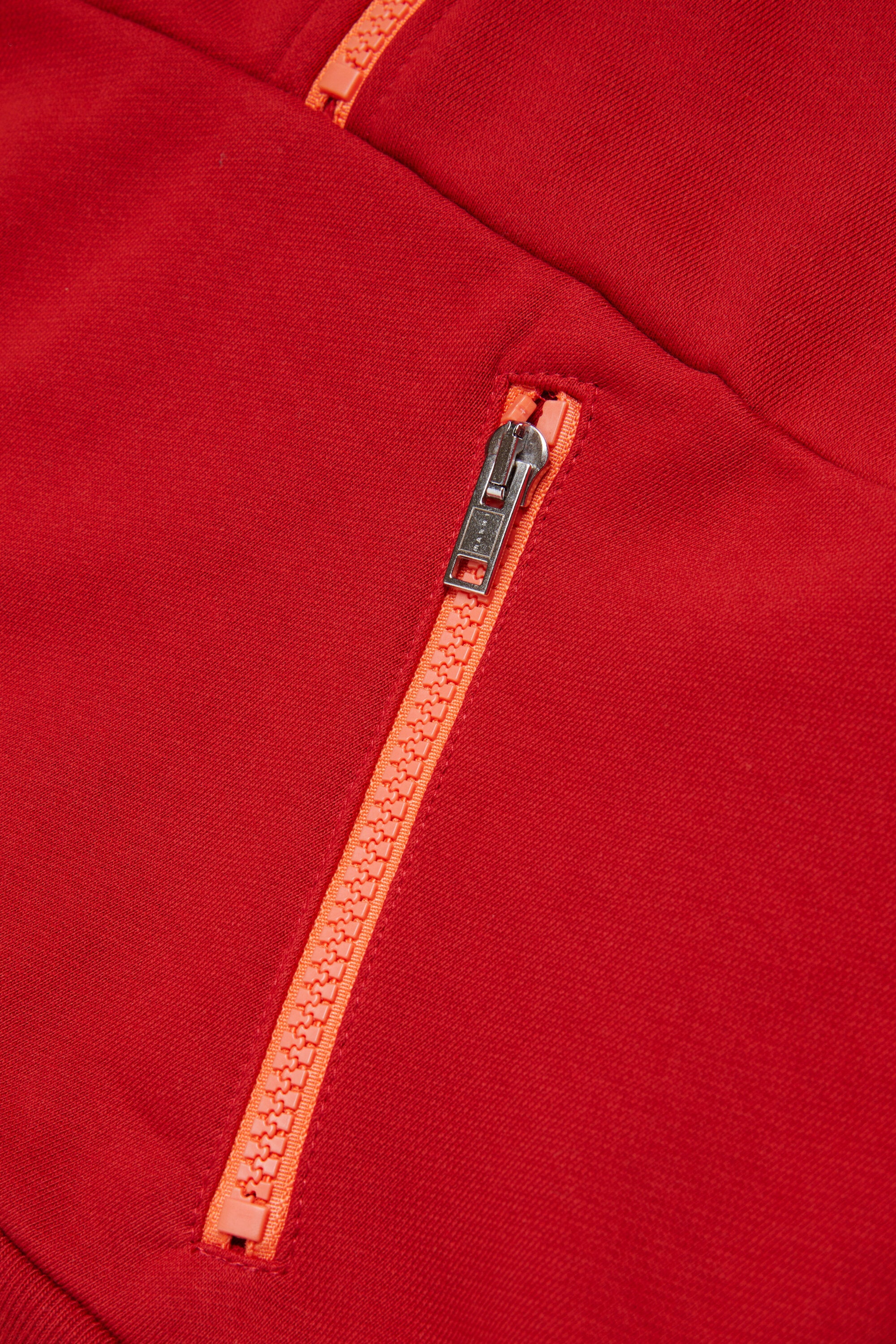 ロゴ入りフーディー