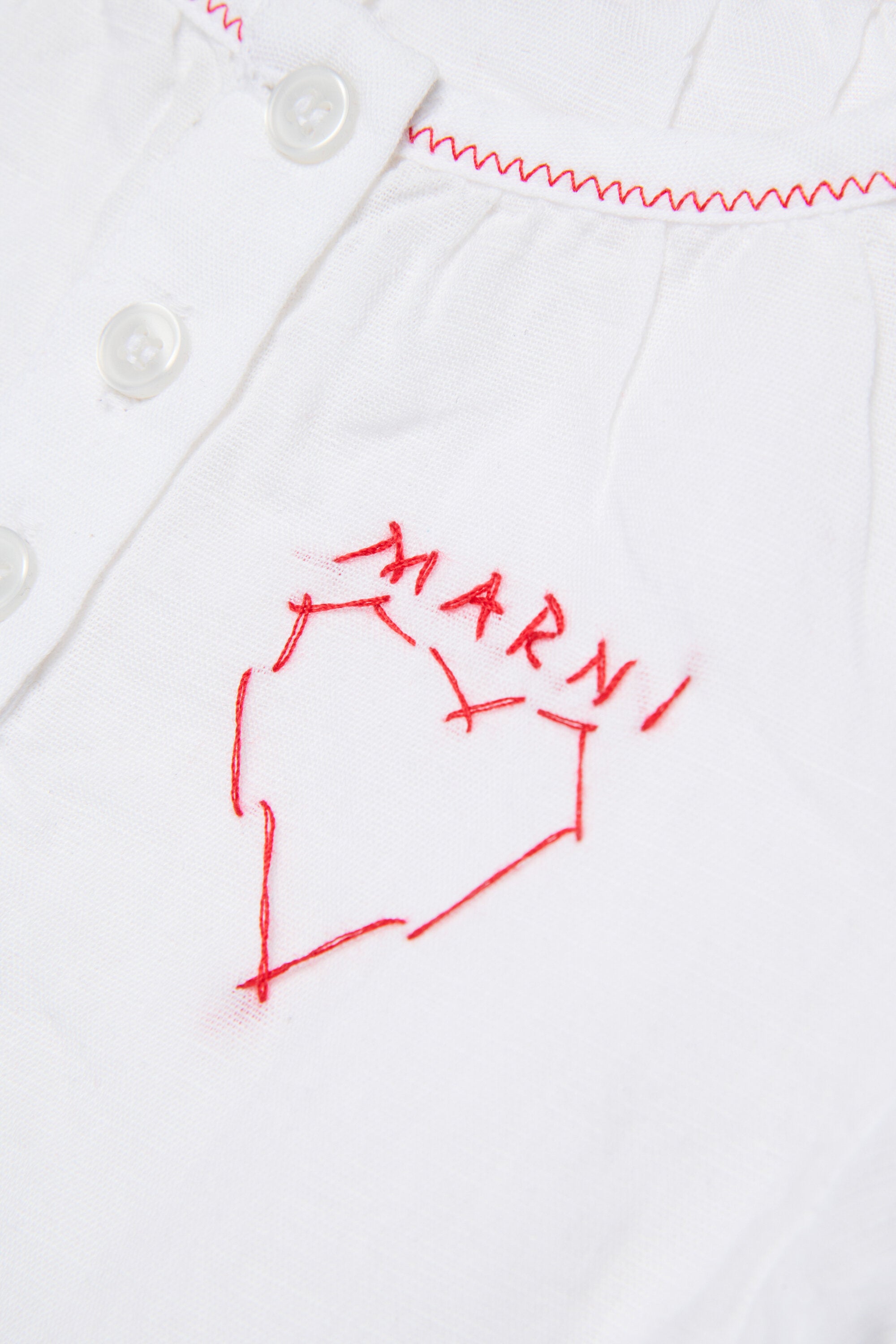 ロゴとハート刺繍入りショートドレス