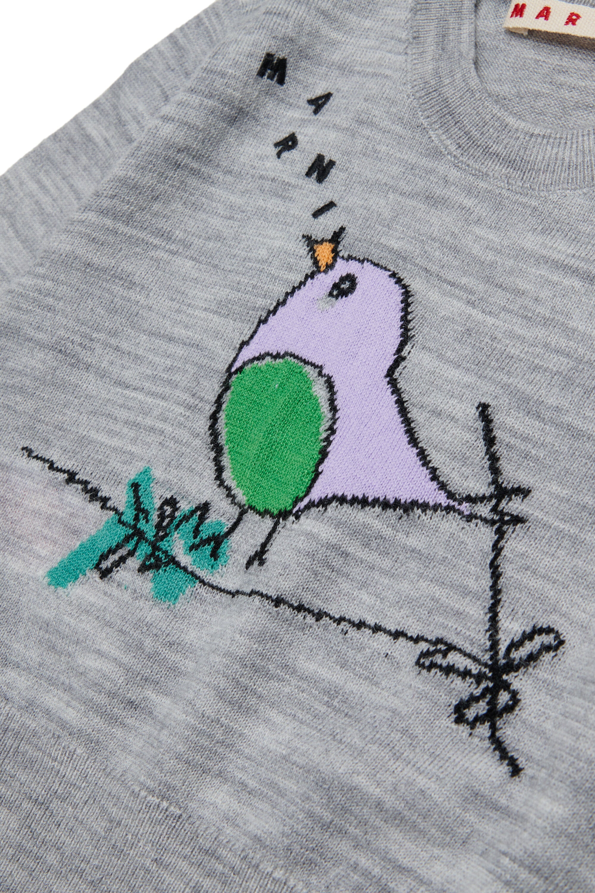 刺繍デザインのクルーネックプルオーバー