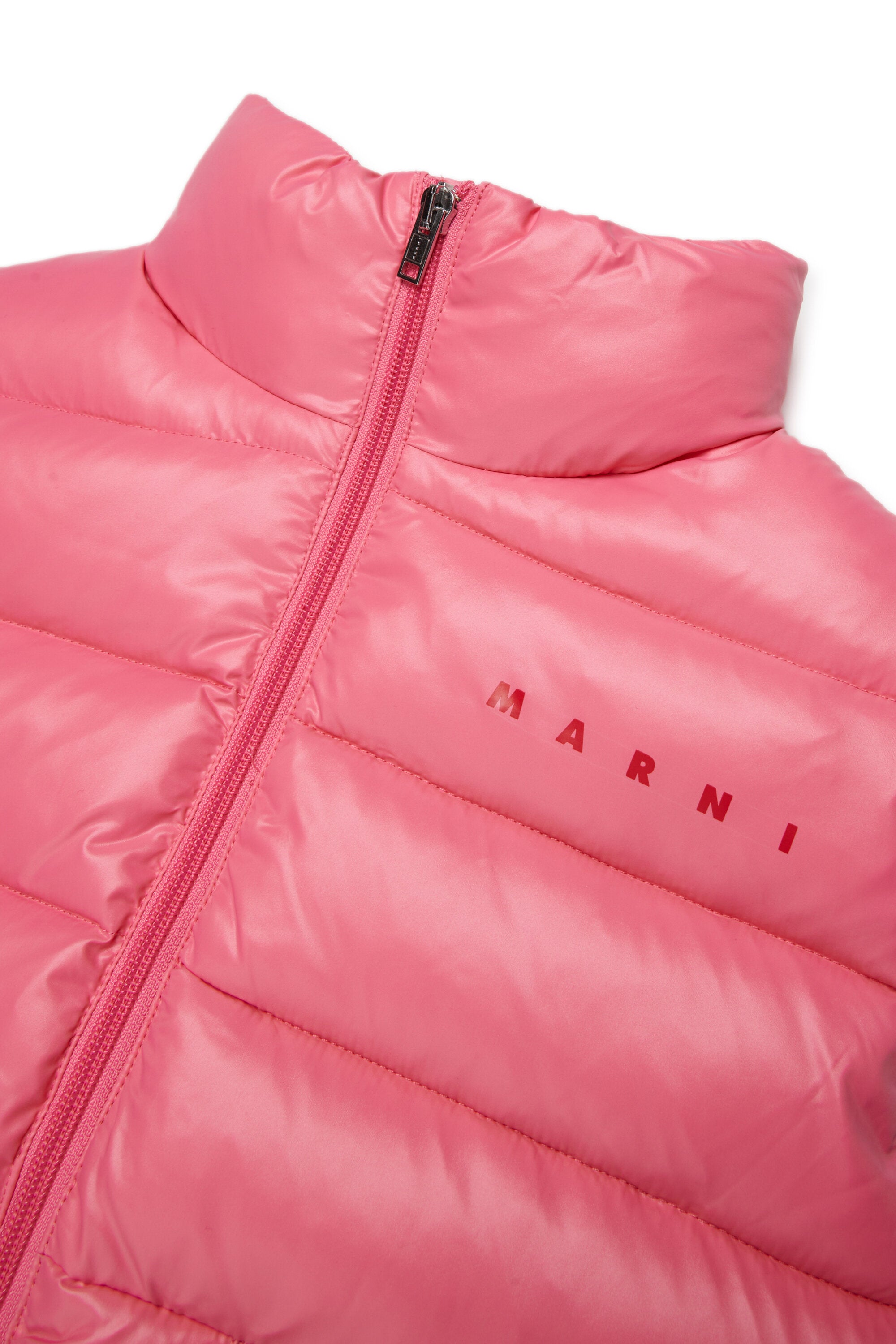 Sleeveless padded jacket