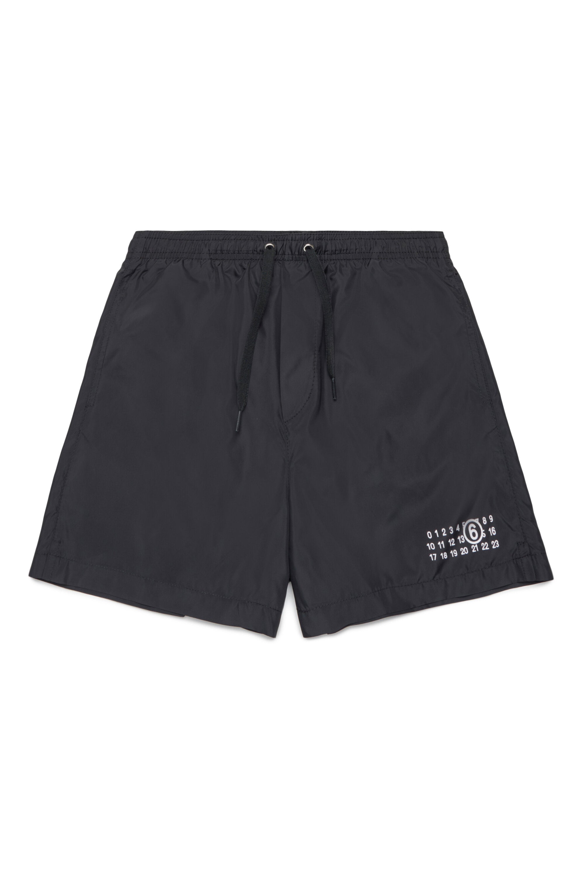 数字のロゴがブランドロゴのボクサー水着