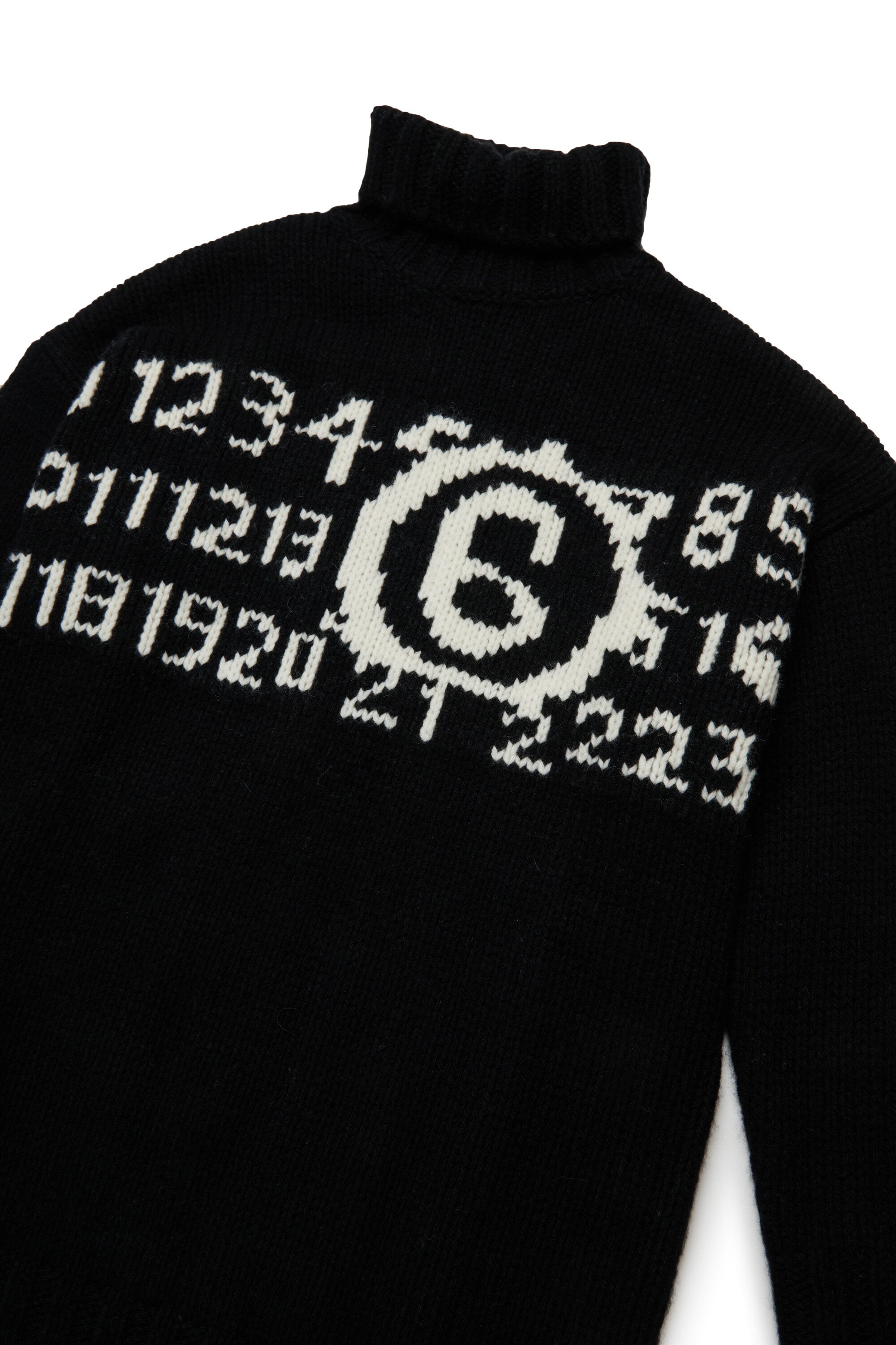 マキシロゴ入りニット・ミニ・ドレス