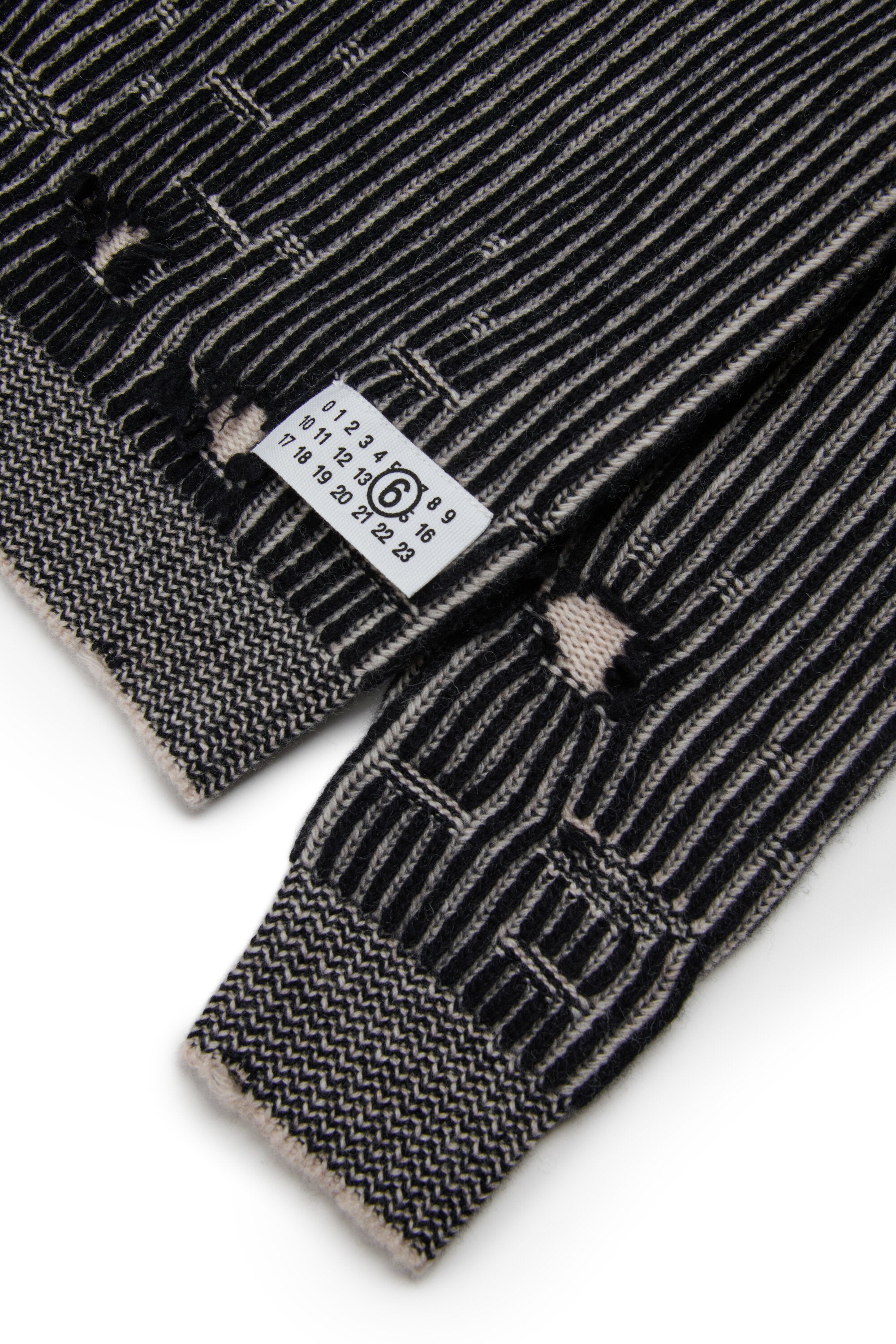 リブ編みウールプルオーバー