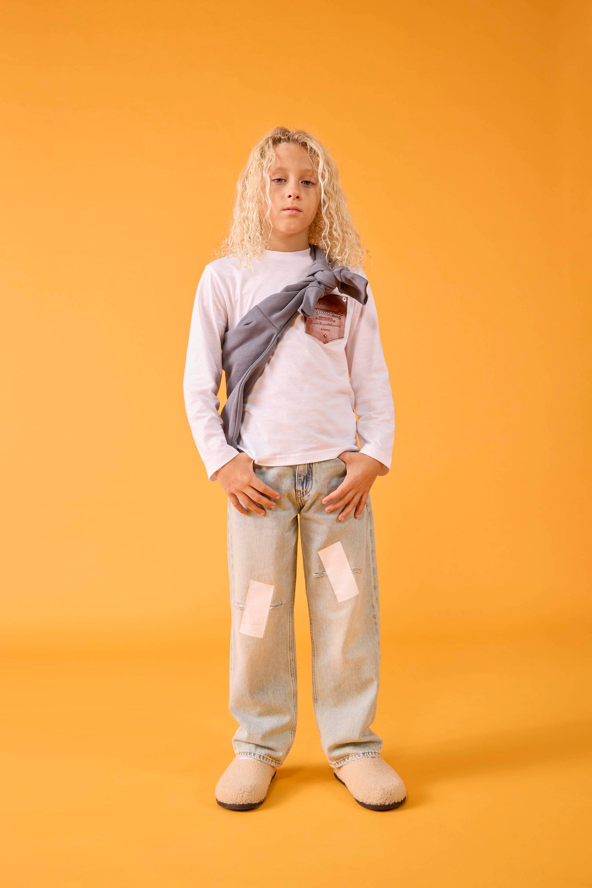 Regular jeans in light blue wash