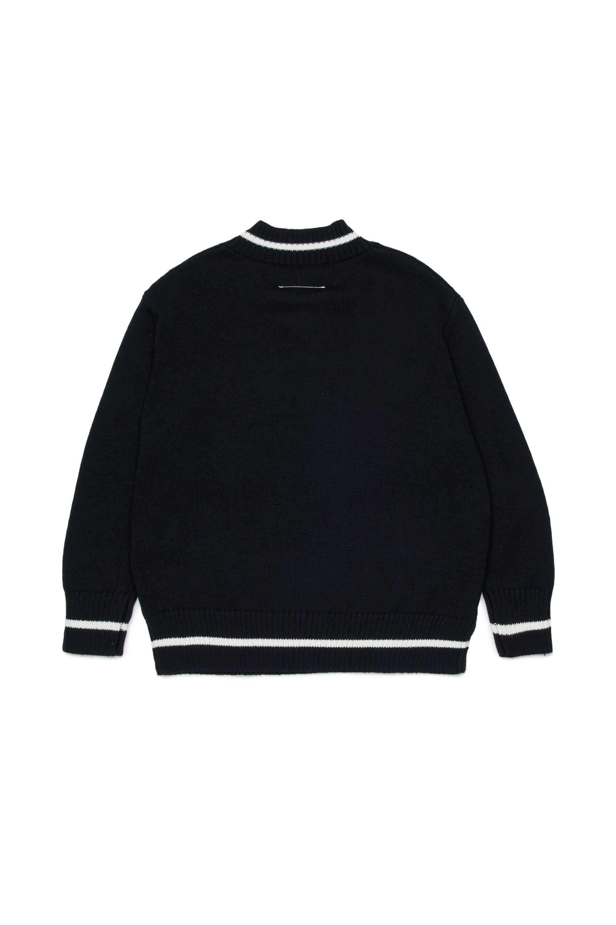 V-neck pullover with logo