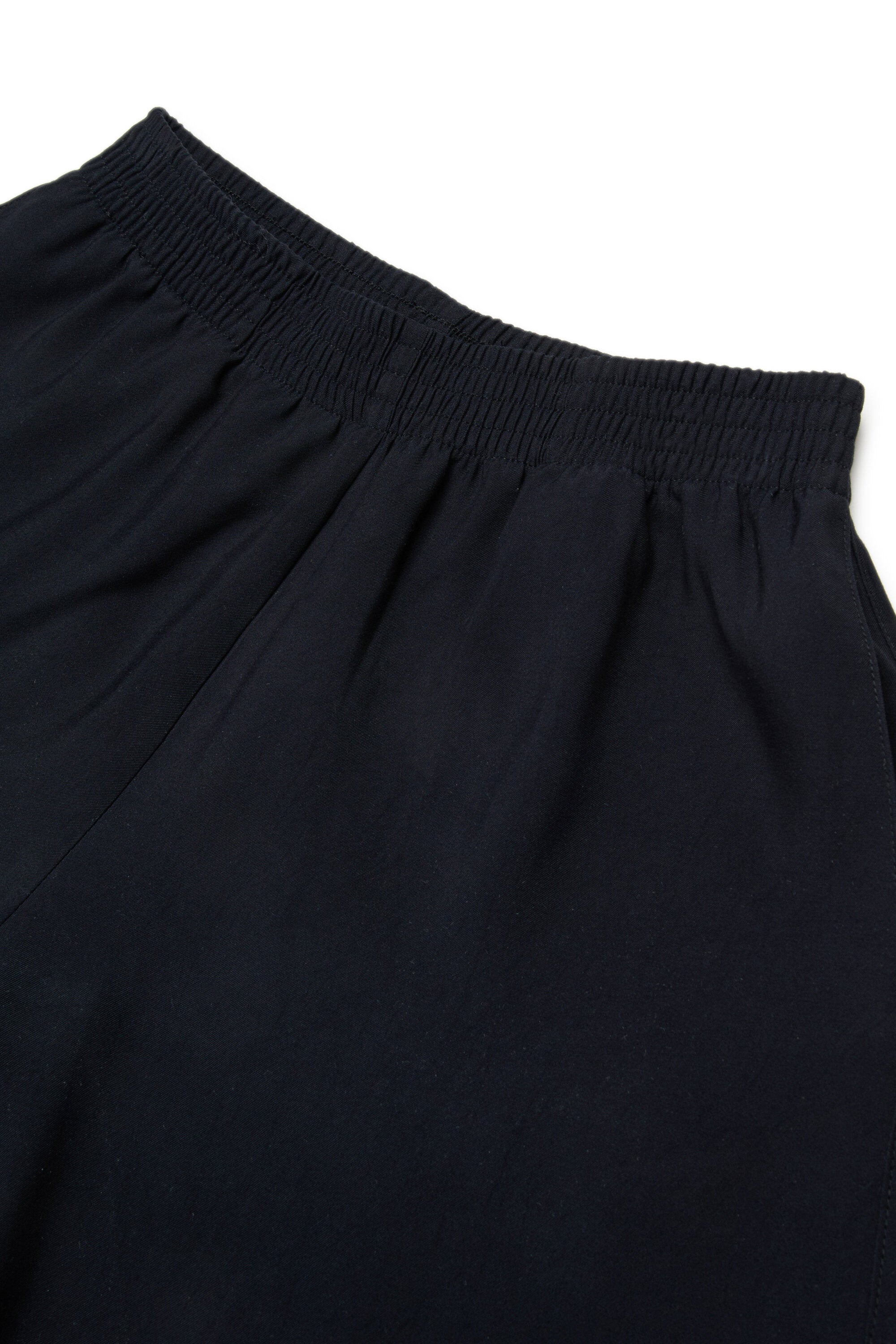 ナンバーロゴ入りショートパンツ