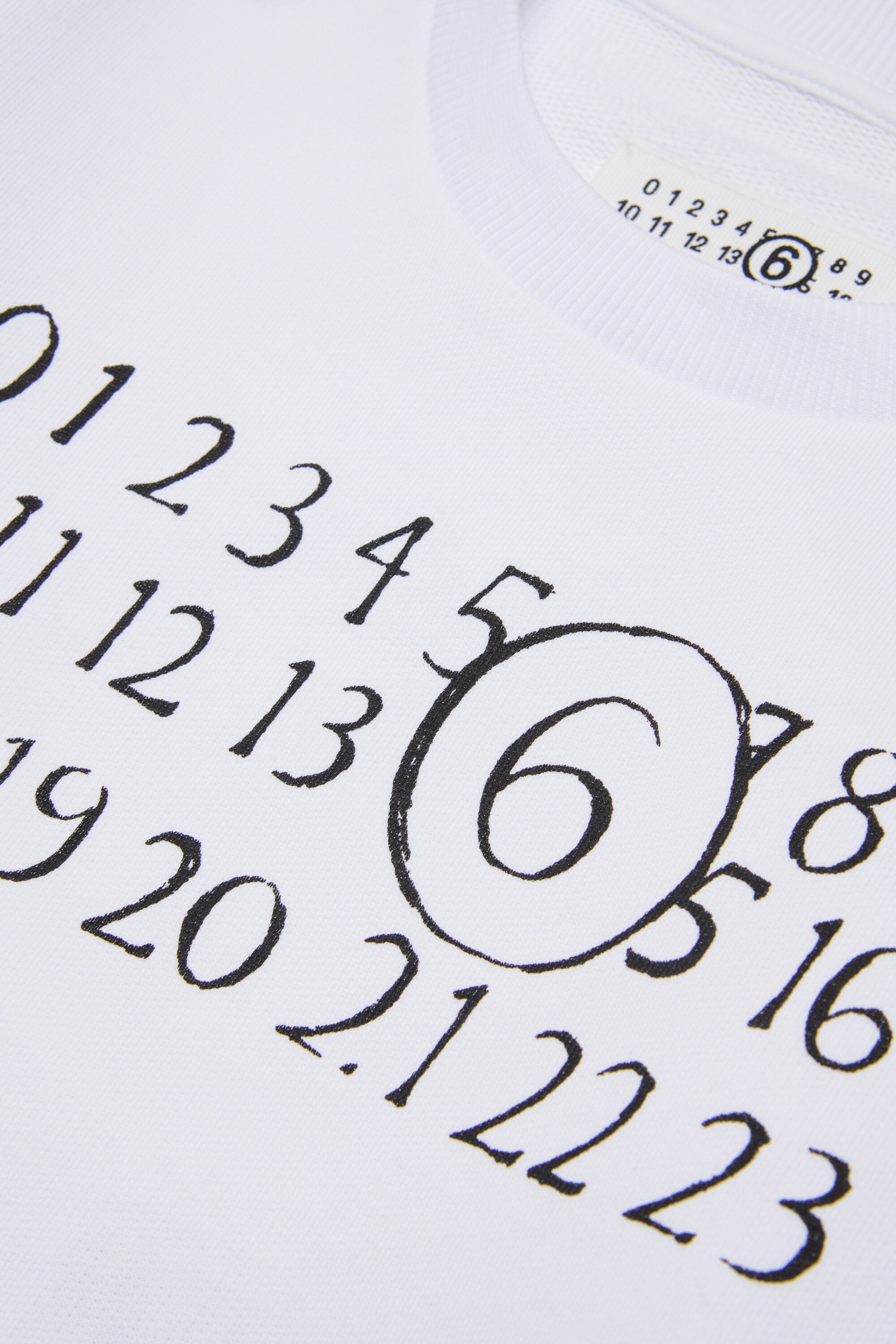 ロゴ入りクルーネックスウェット