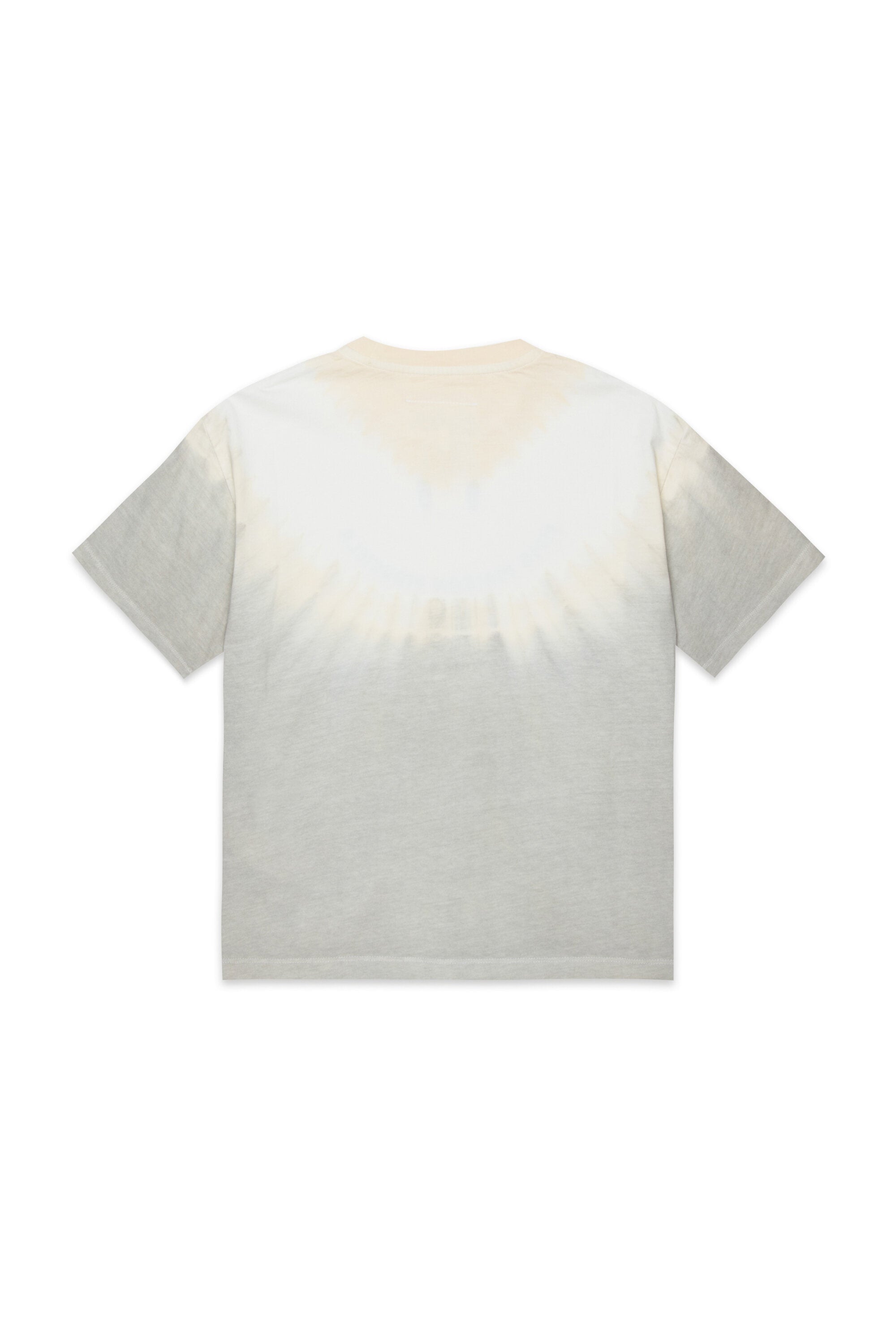 ファニーなロゴ入りTシャツ
