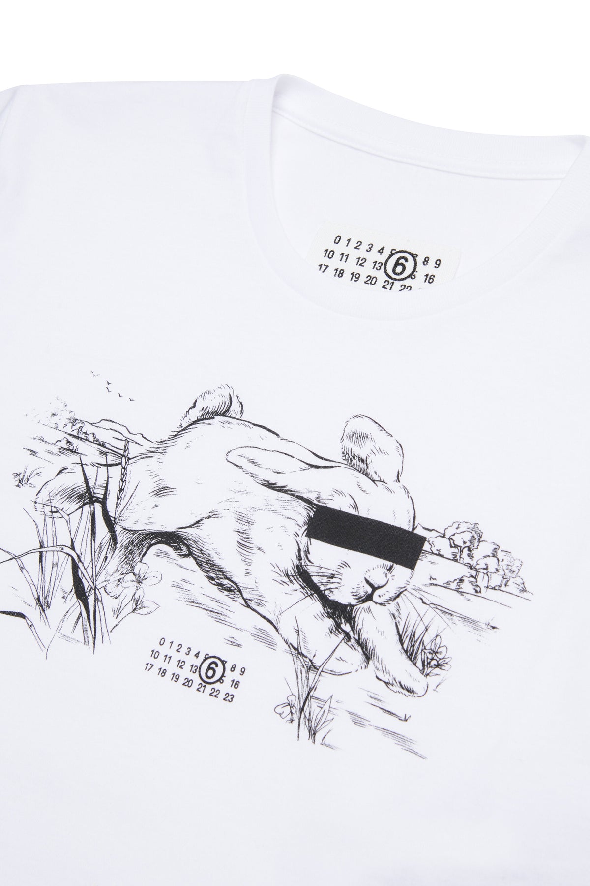 プリントとロゴ入りTシャツ