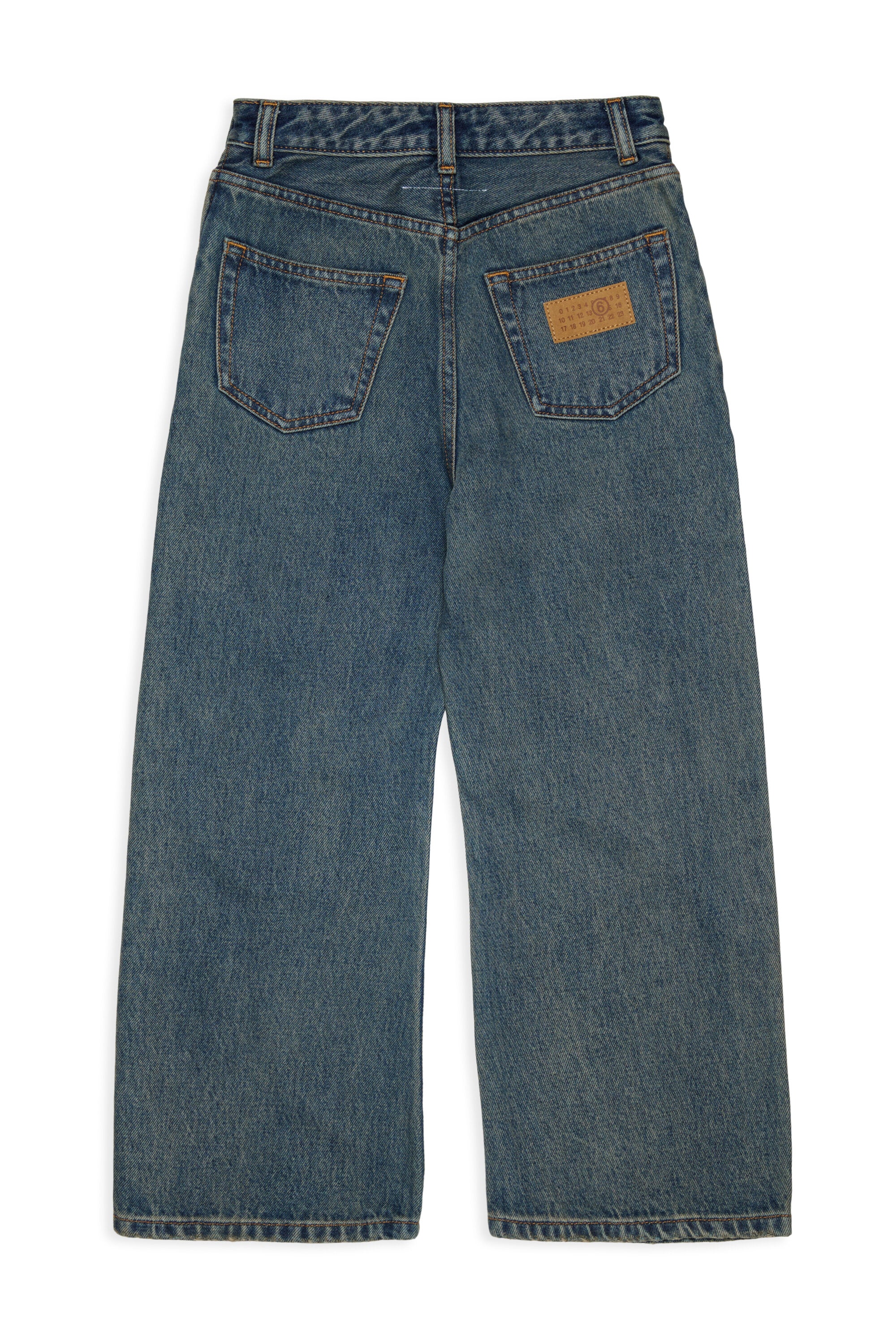 Regular blue jeans