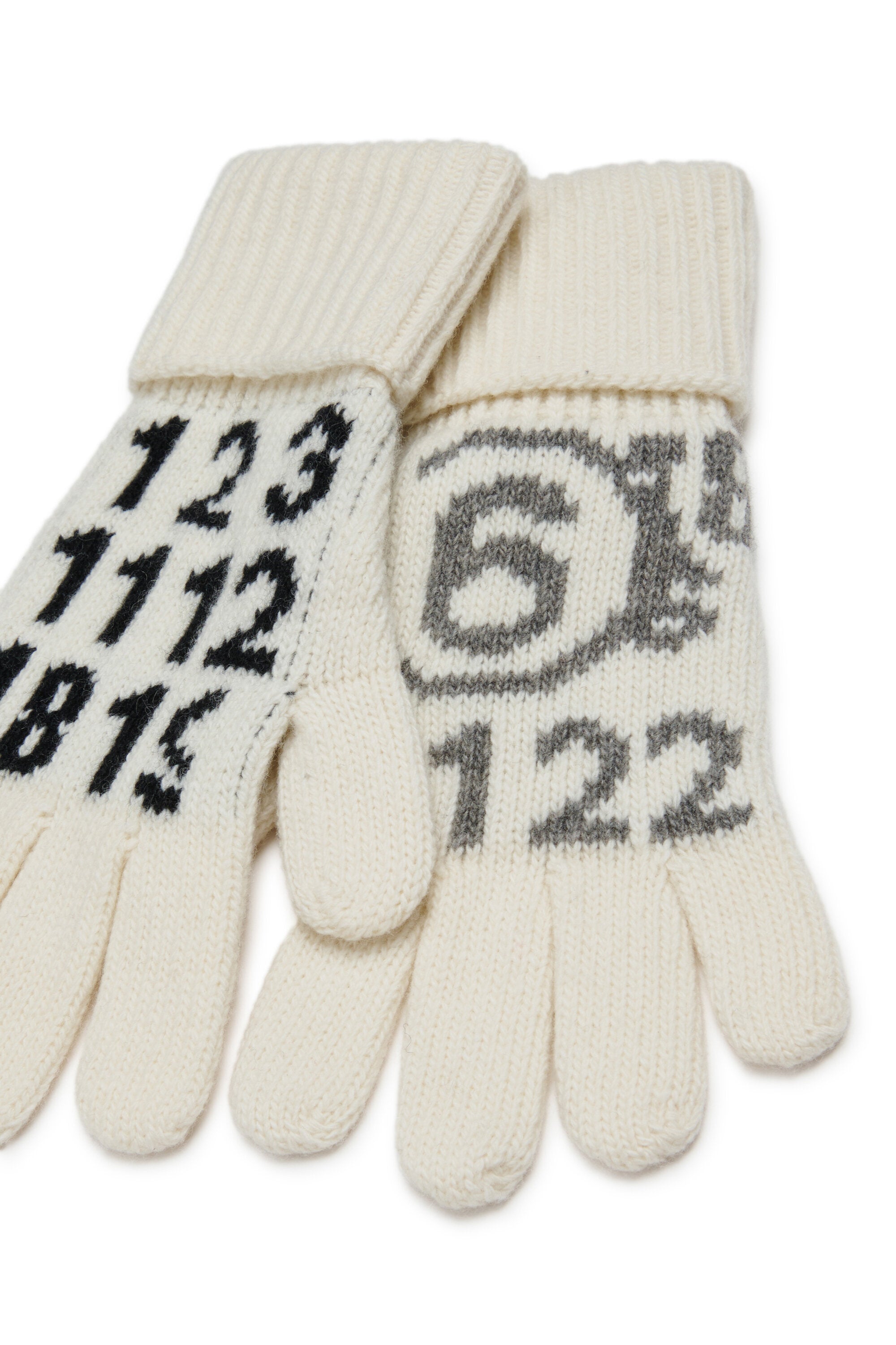 Knit gloves with numeric logo
