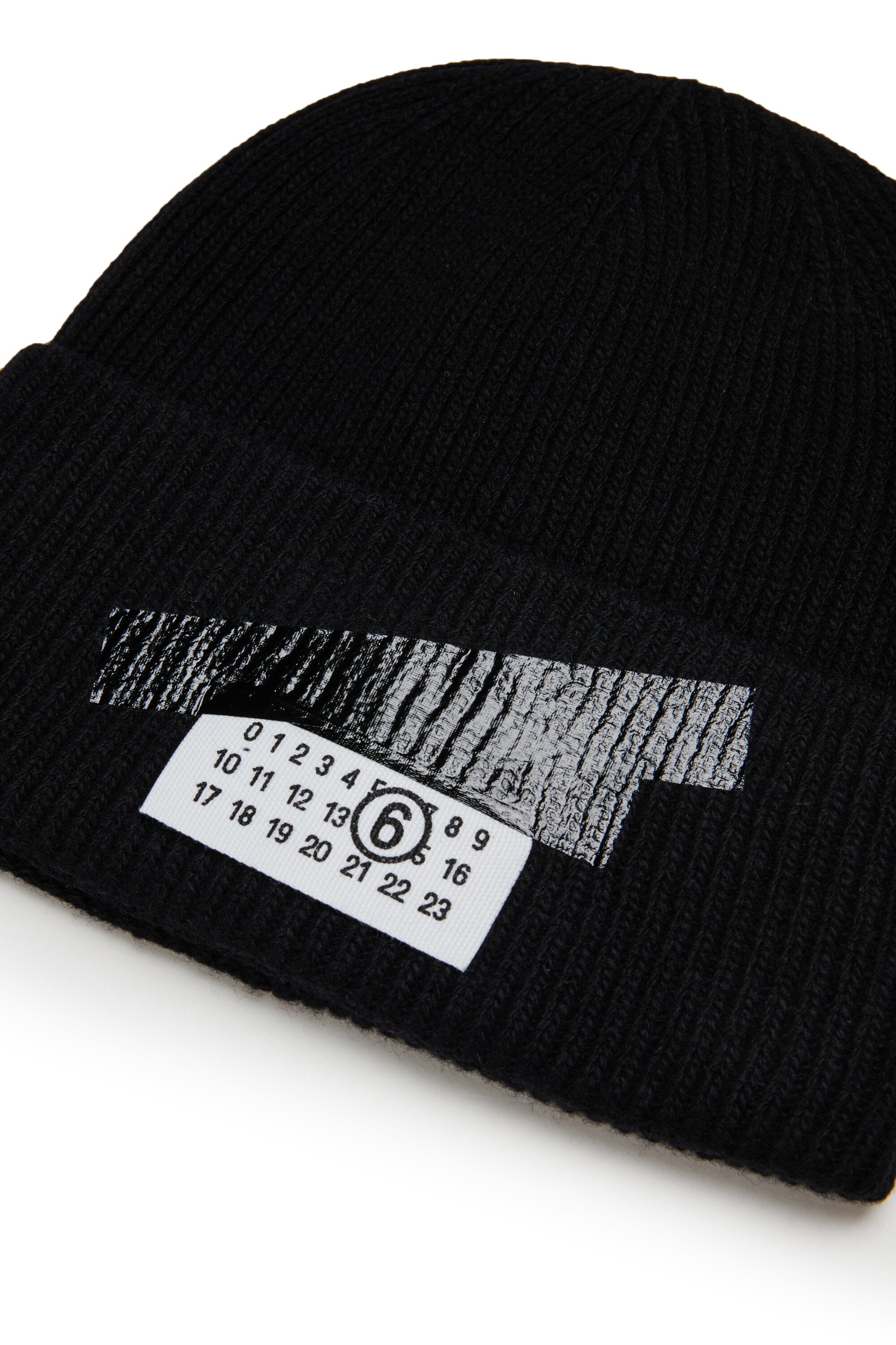 Ribbed beanie with logo